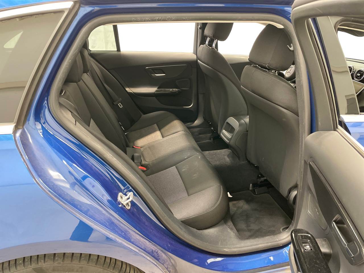Mercedes-Benz C 300 T d Avantgarde NAVI LED SHZ PDC 8