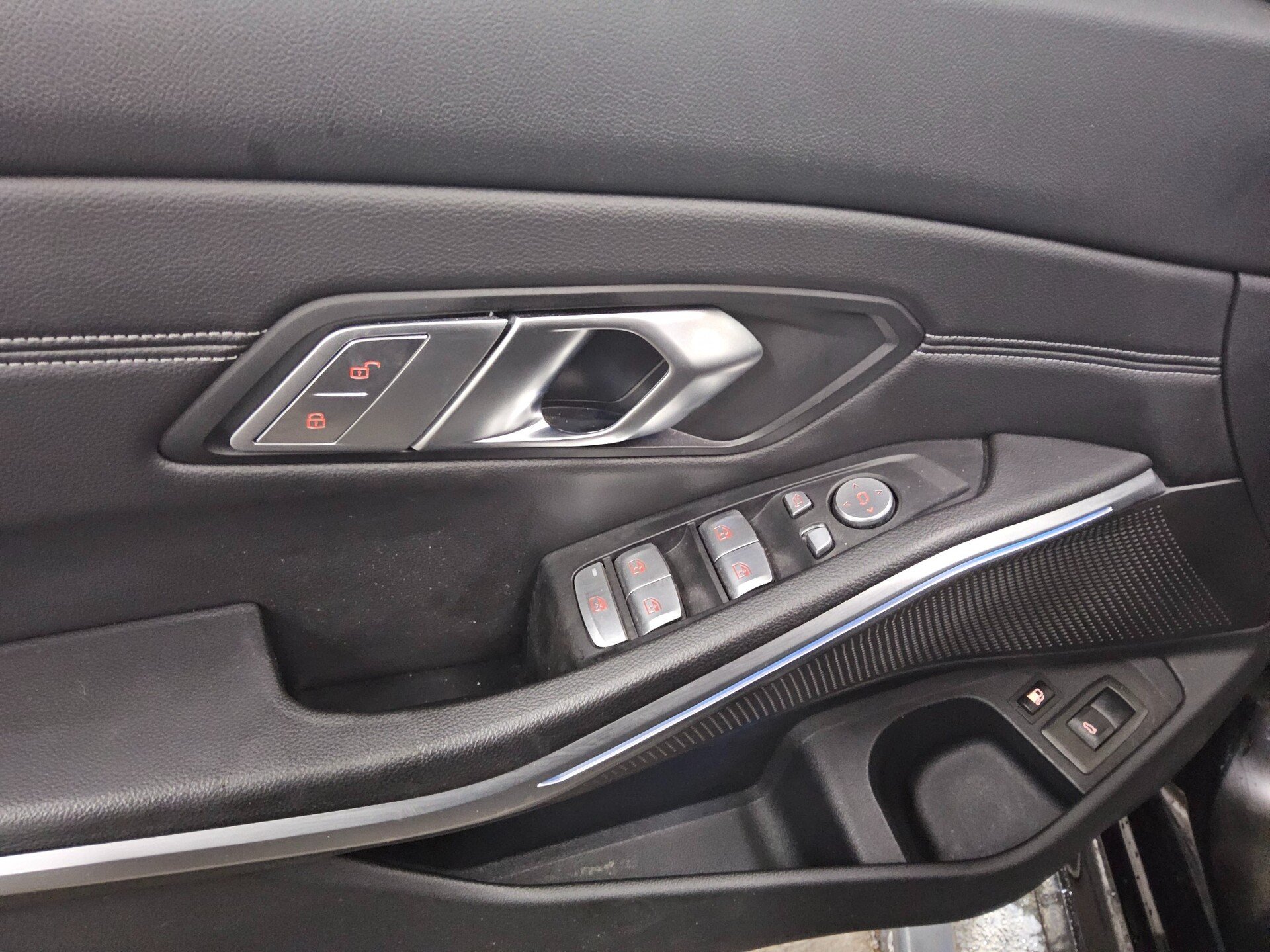 BMW 330e Touring xDr Sport-Line Nav Laser LC-Pro HuD 10