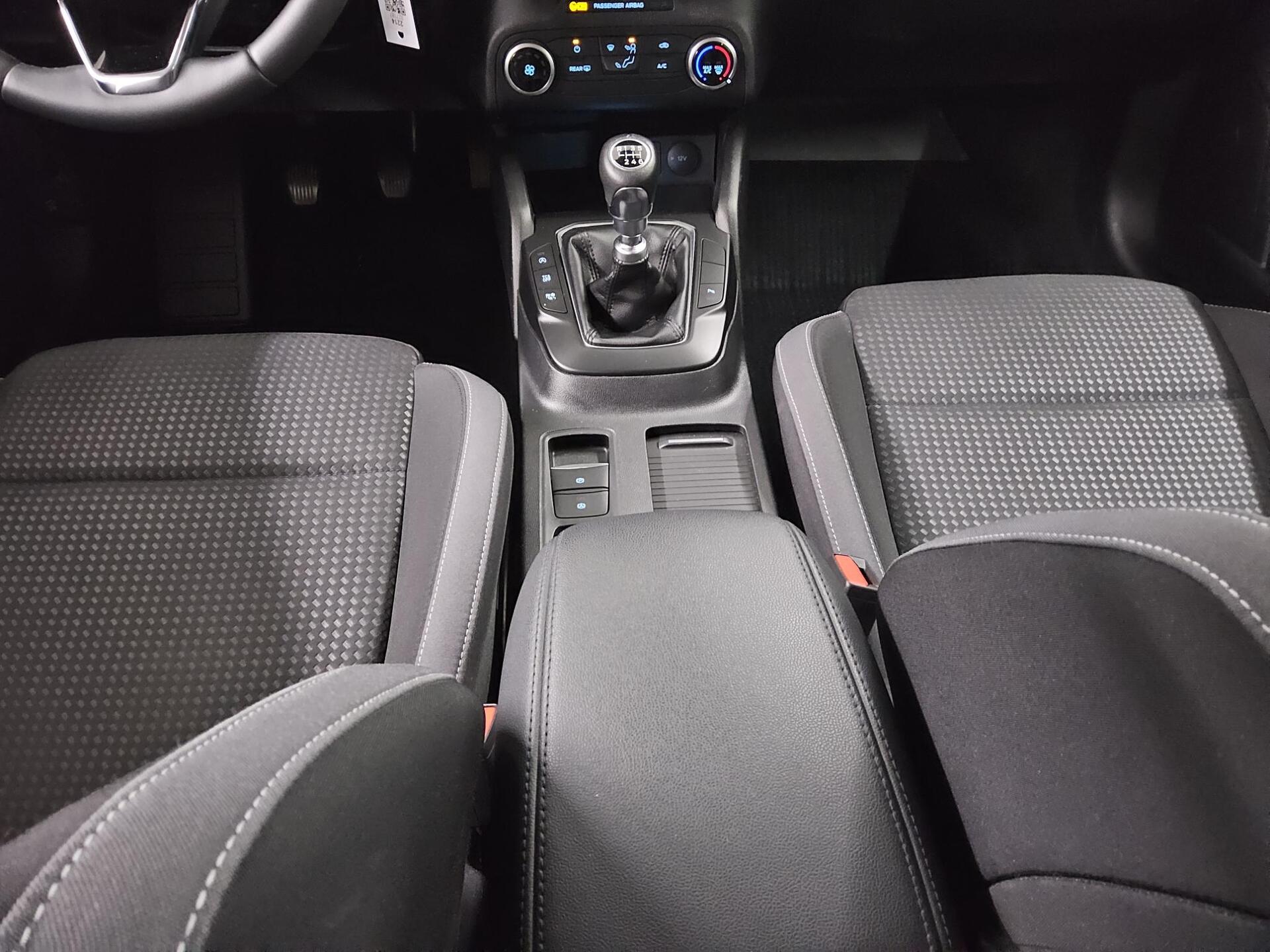 Ford Focus Turnier 1.5 EB Navi LED RFK 6