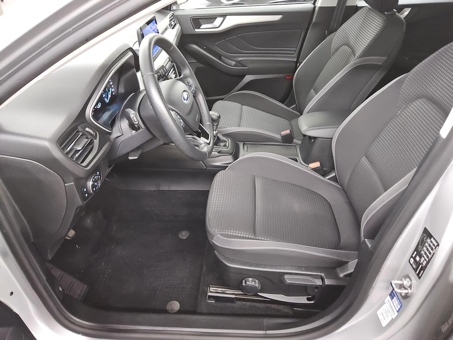 Ford Focus Turnier 1.5 EB Navi LED RFK 8