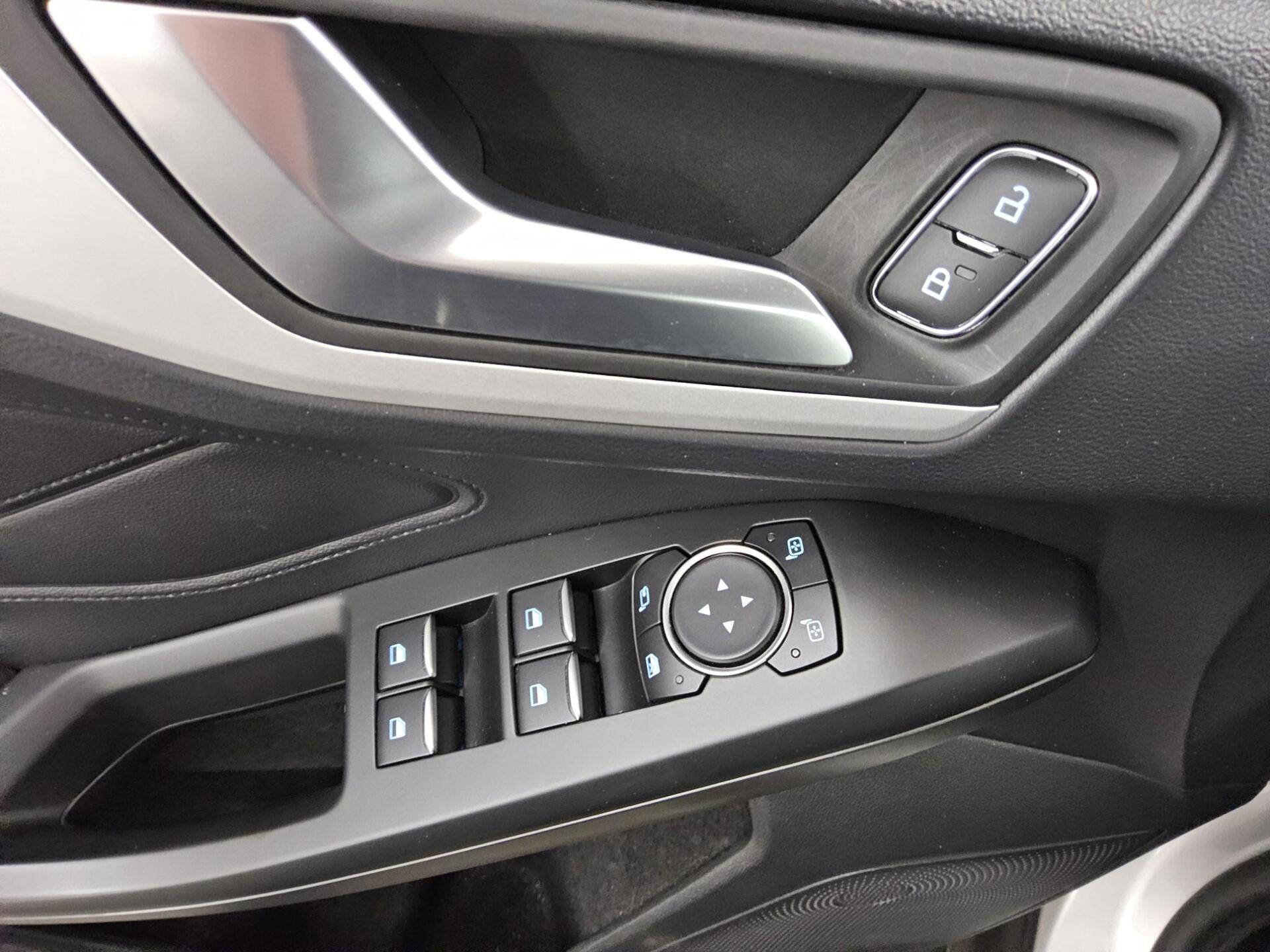Ford Focus Turnier 1.5 EB Navi LED RFK 9