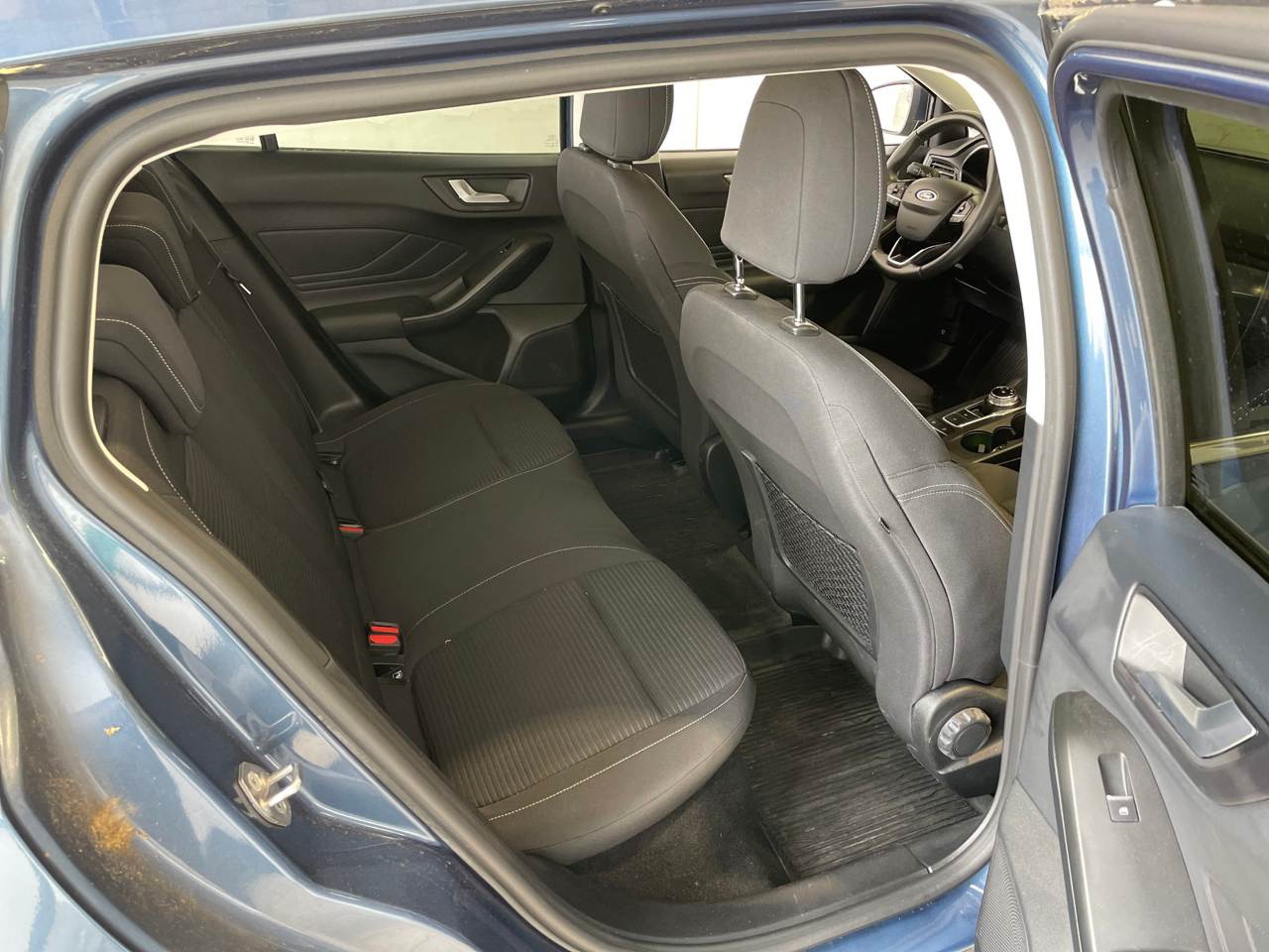Ford Focus Turnier 2.0 EB Titanium X NAVI LED SHZ Technologie2 AHK 7