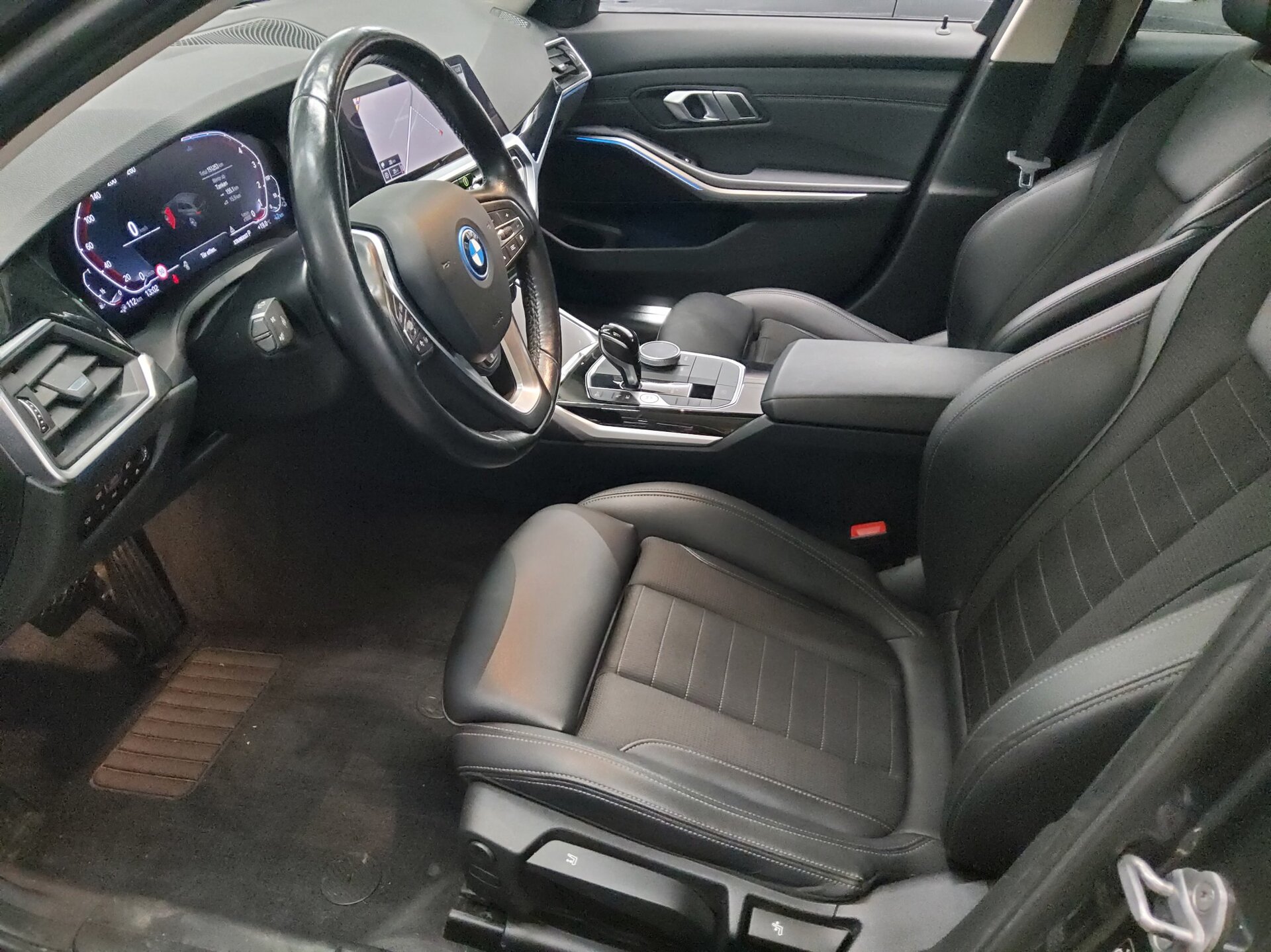 BMW 330e Touring Sport-Line 9