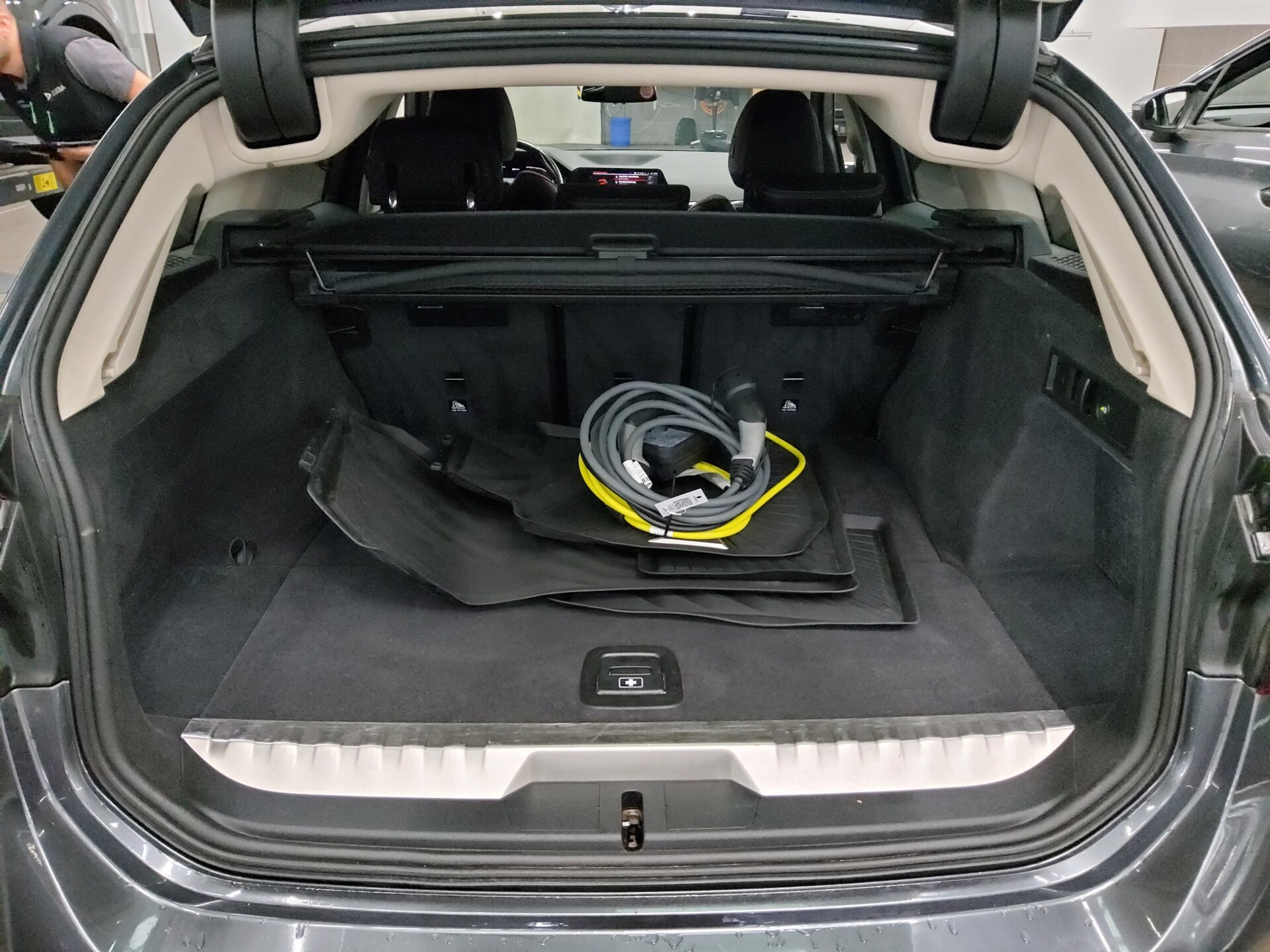 BMW 330e Touring Sport-Line 12