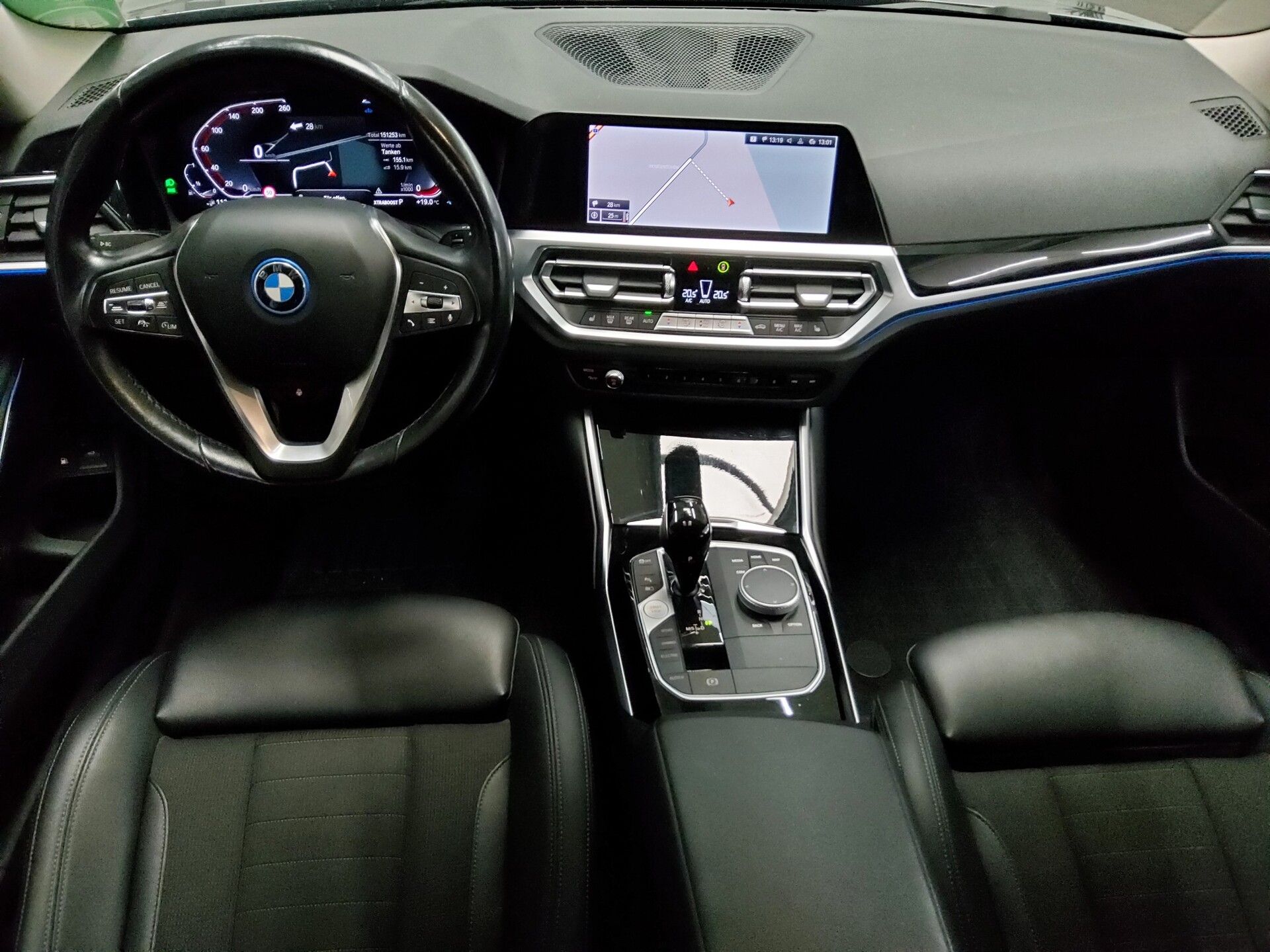 BMW 330e Touring Sport-Line 5