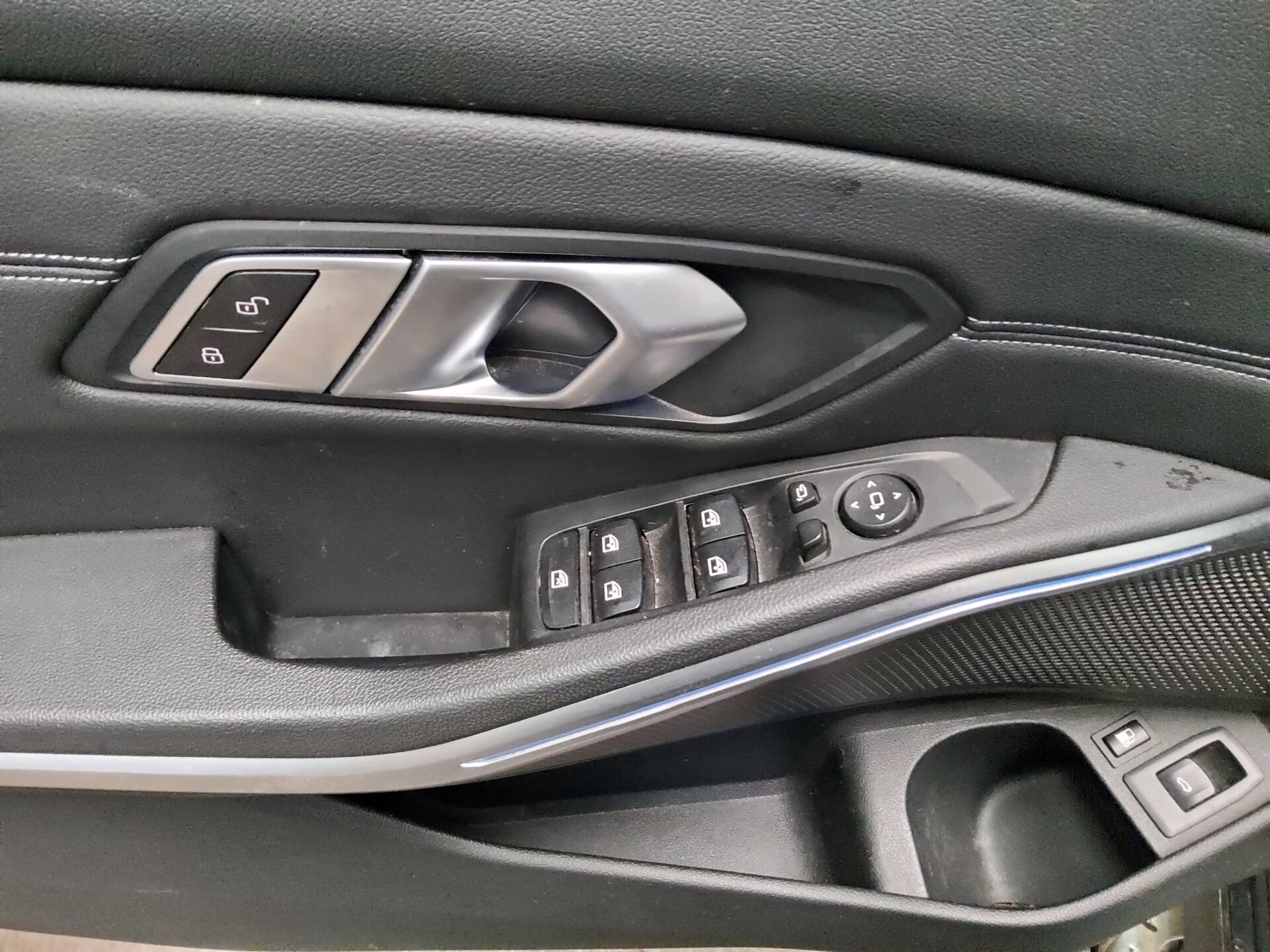 BMW 330e Touring Sport-Line 10