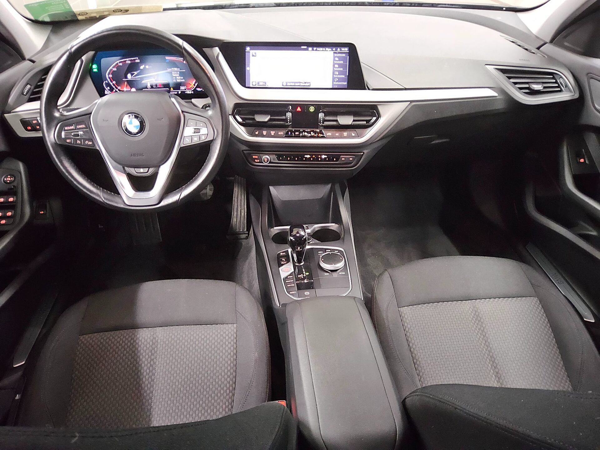 BMW 120dA Advantage Navi LED LC-Pro PDC SHZ 5