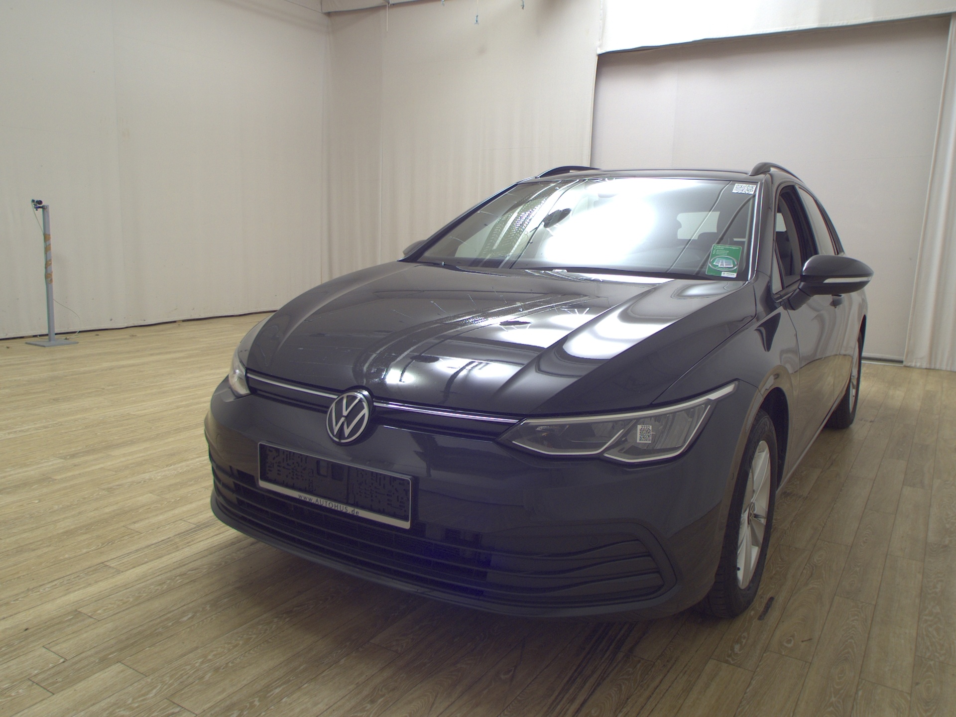 Volkswagen Golf-8 Var. 2.0 TDI Life Navi LED AID ACC AHK 2