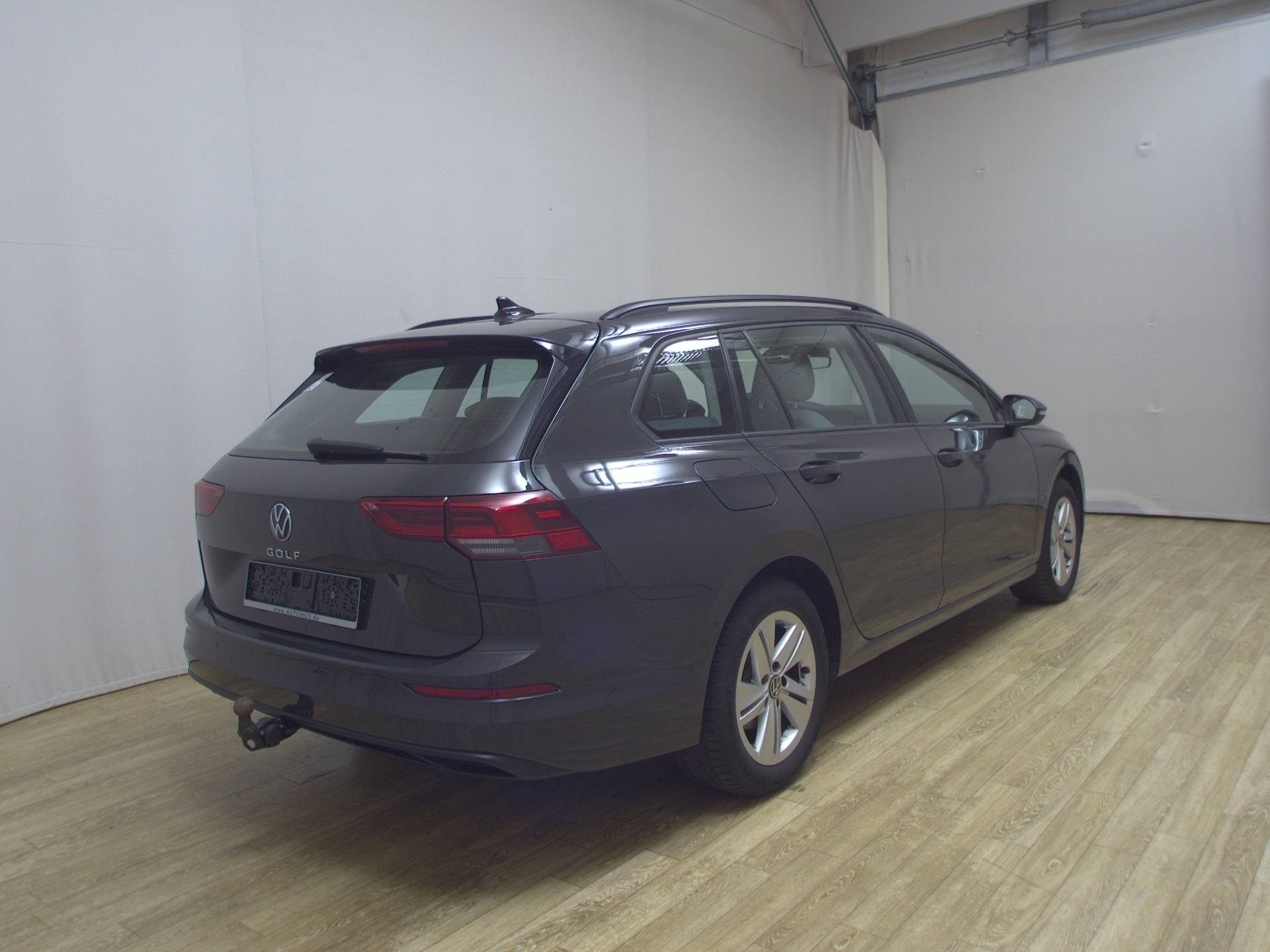 Volkswagen Golf-8 Var. 2.0 TDI Life Navi LED AID ACC AHK 4