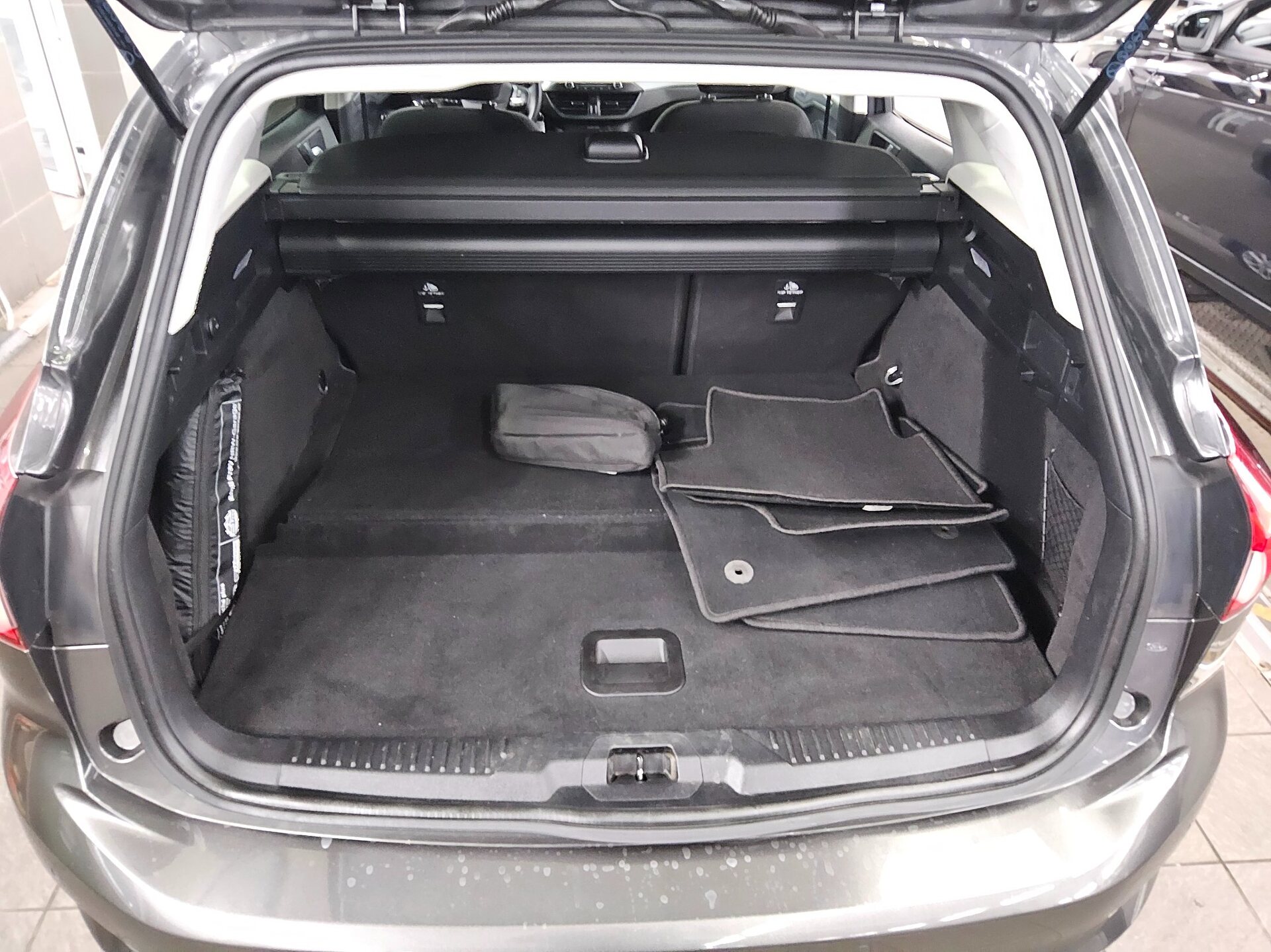 Ford Focus Turnier 1.5 EB Cool&Connect Navi LED Shz PDC 11