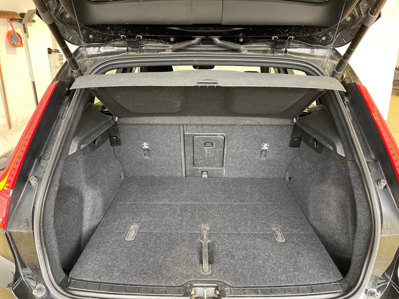 Volvo XC40 NAVI LED SHZ PDC STHZG 12