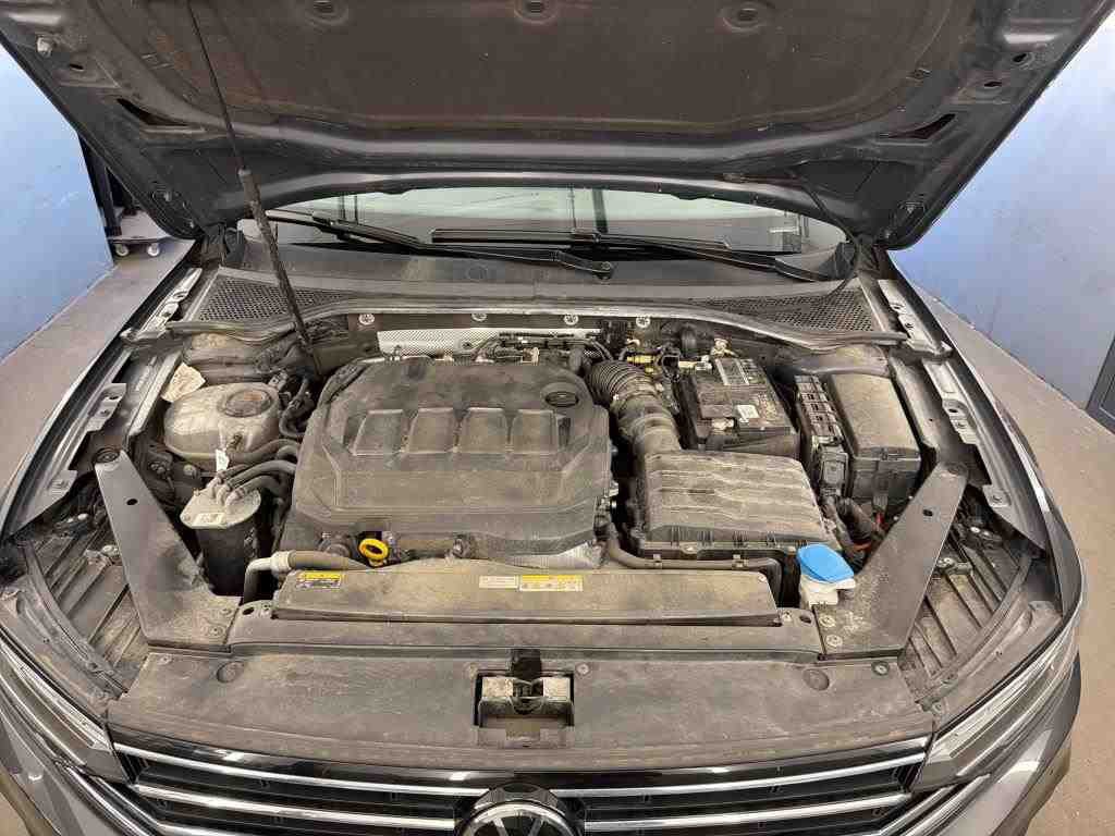 Volkswagen Passat Variant 2.0 TDI Business Navi LED AID 11