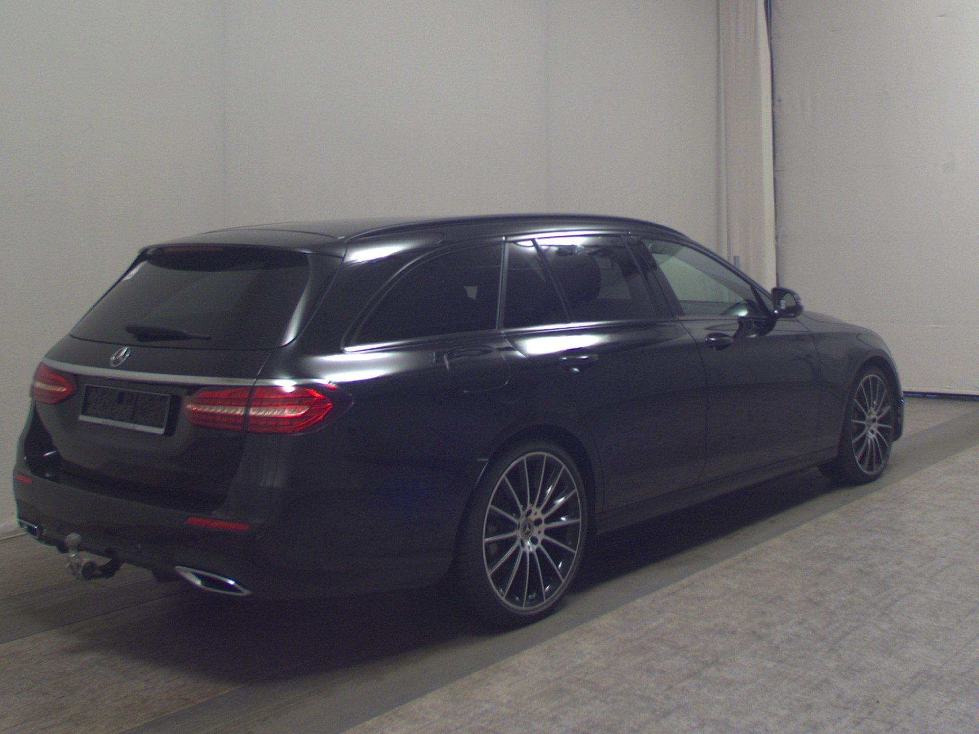 Mercedes-Benz E 400 T d 4M AMG-Line Night Navi GSD LED AHK RfK 4