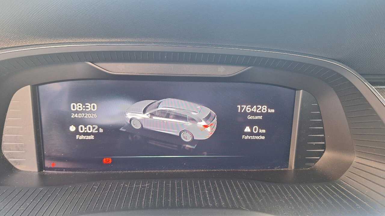 Skoda Octavia Kombi 2.0 TDI Style Navi LED vc Pano HuD 6