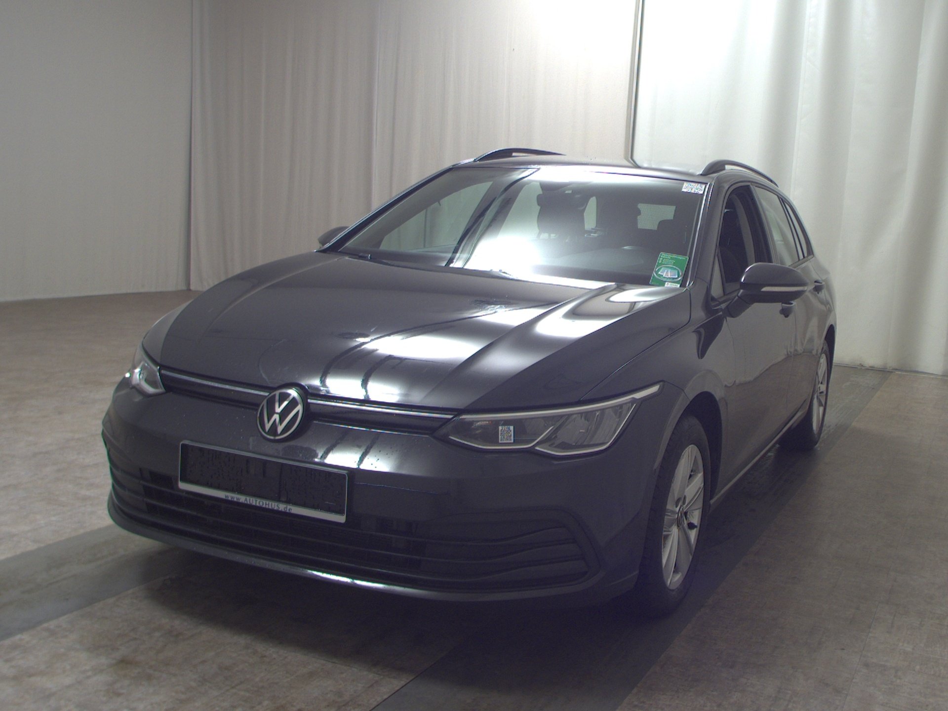 Volkswagen Golf-8 Var. 2.0 TDI Life Navi LED DC AHK RfK Shz 2