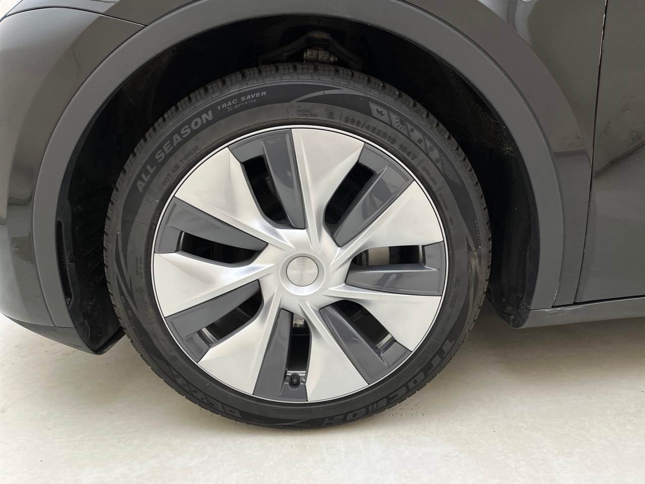 Tesla Model Y Long Range AWD LEDER NAVI LED PANO SHZ 11