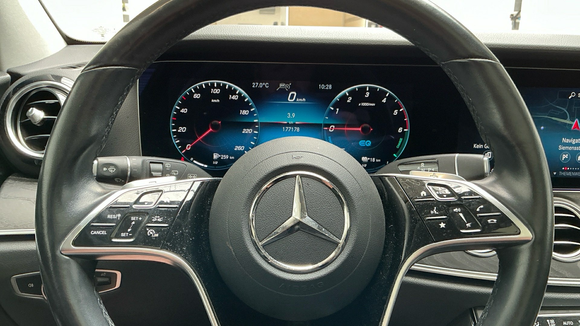 Mercedes-Benz E 300 T de AMG-Line AHK 9
