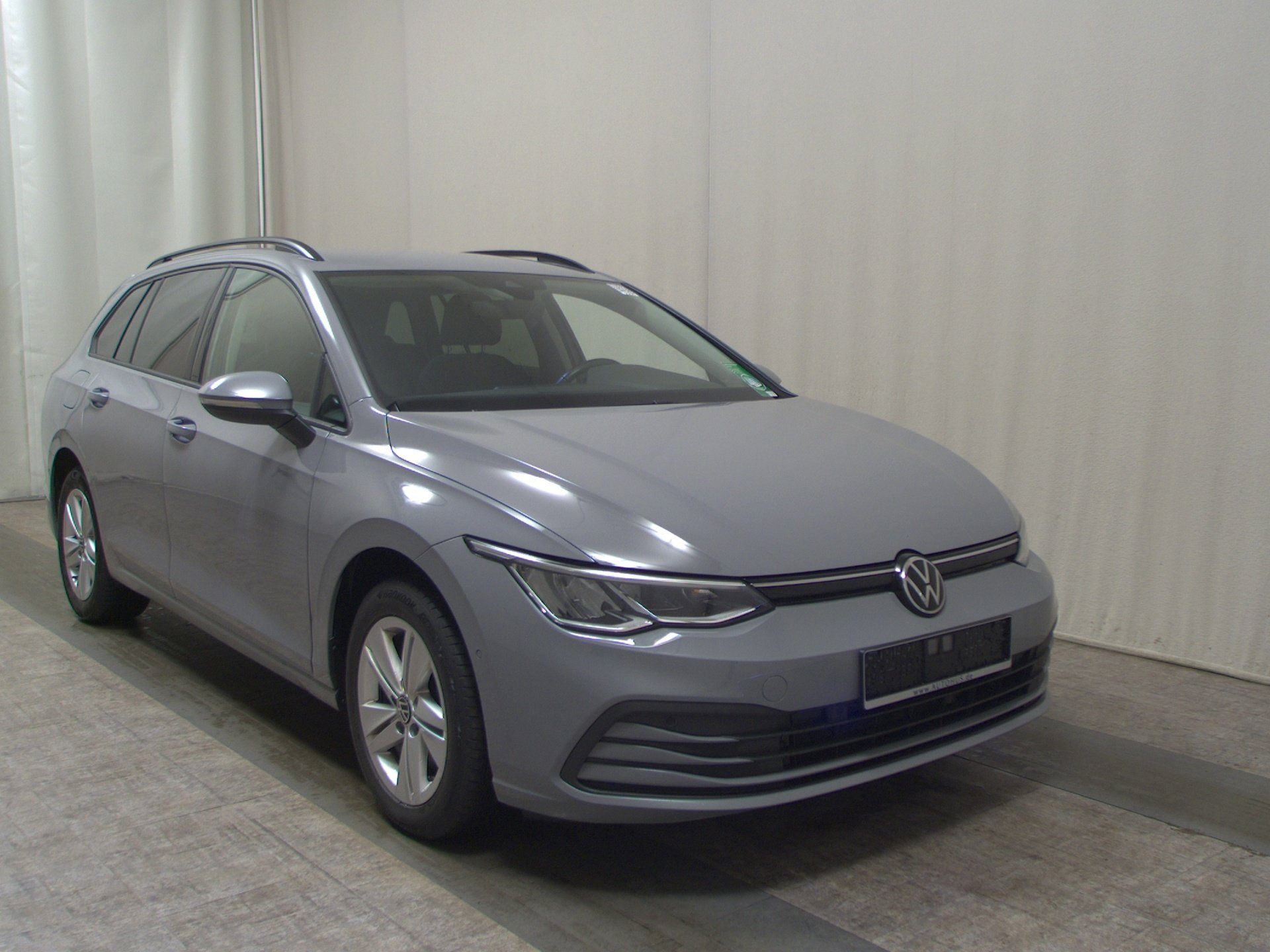 Volkswagen Golf-8 Var. 2.0 TDI Life Navi LED DC ACC RFK 3