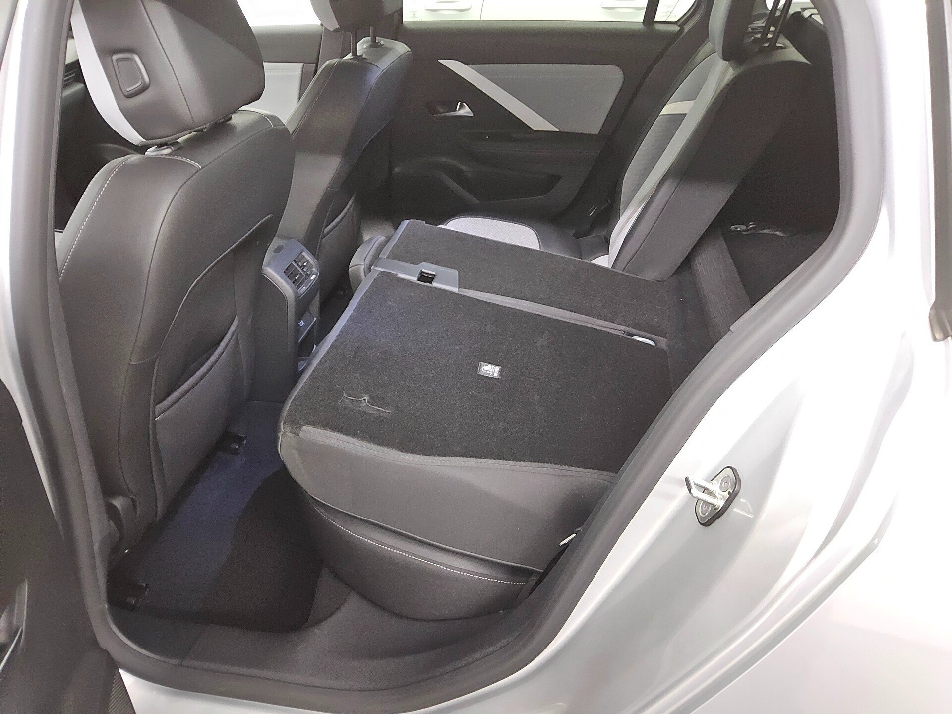 Opel Astra ST 1.5 D Elegance T-Leder Navi LED RFK 13