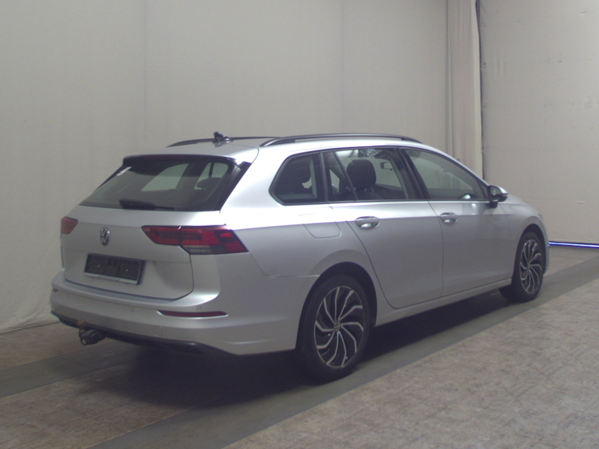 Volkswagen Golf-8 Var. 2.0 TDI Life Navi LED DC AHK ACC Shz 4