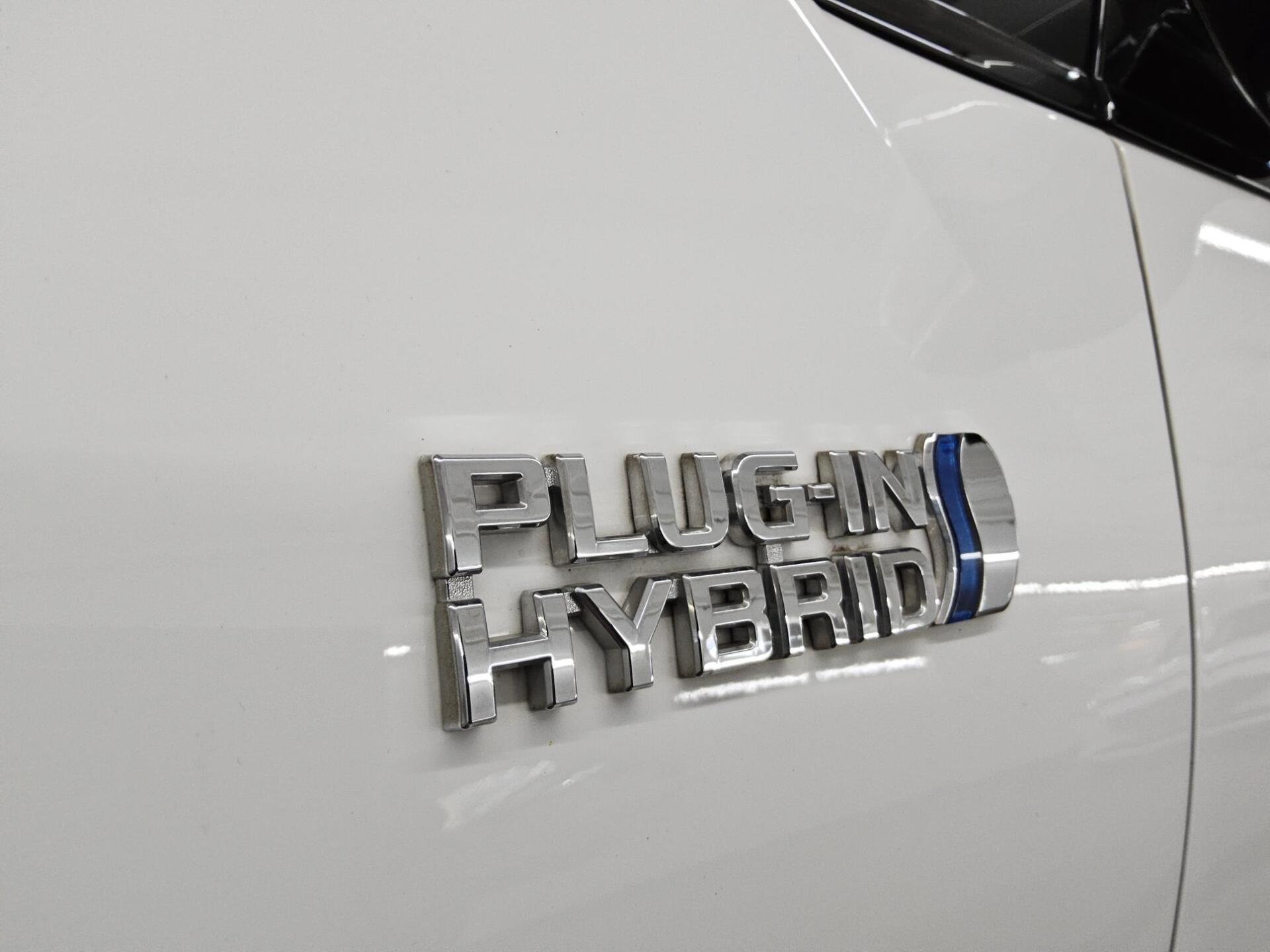 Toyota Prius Navi LED RFK SHZ Lane 11
