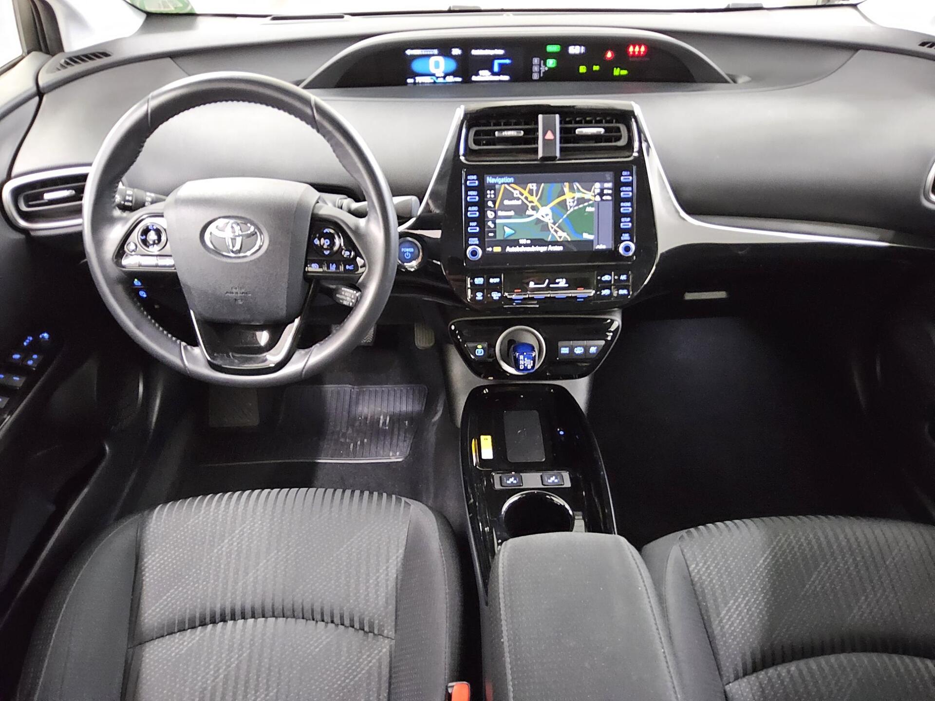 Toyota Prius Navi LED RFK SHZ Lane 5