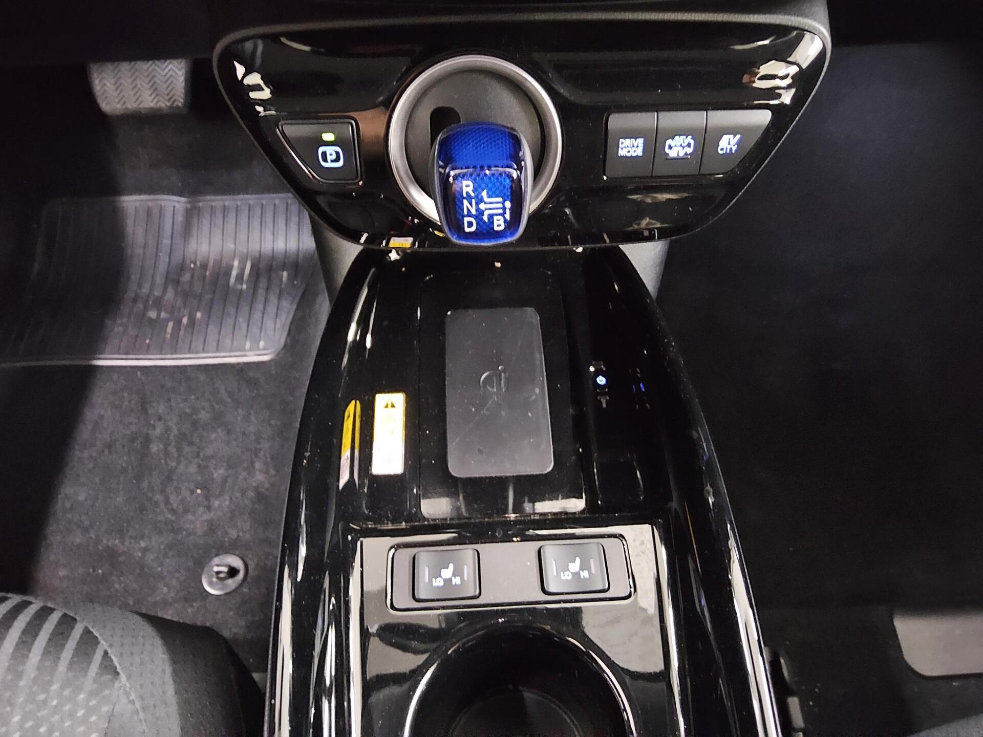 Toyota Prius Navi LED RFK SHZ Lane 6