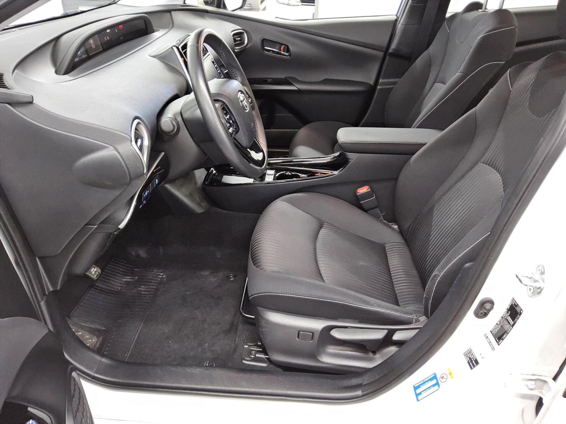 Toyota Prius Navi LED RFK SHZ Lane 8