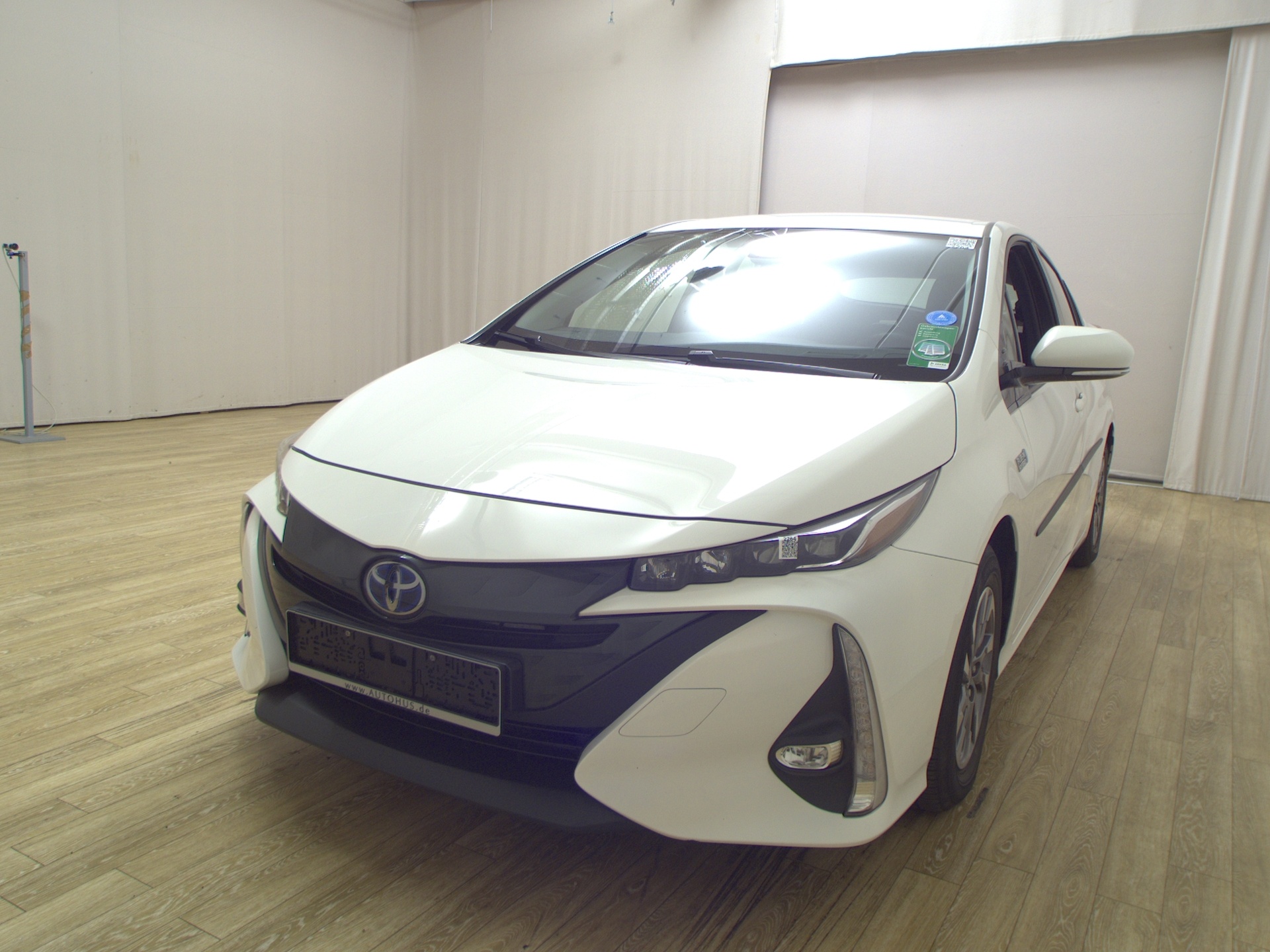 Toyota Prius Navi LED RFK SHZ Lane 2