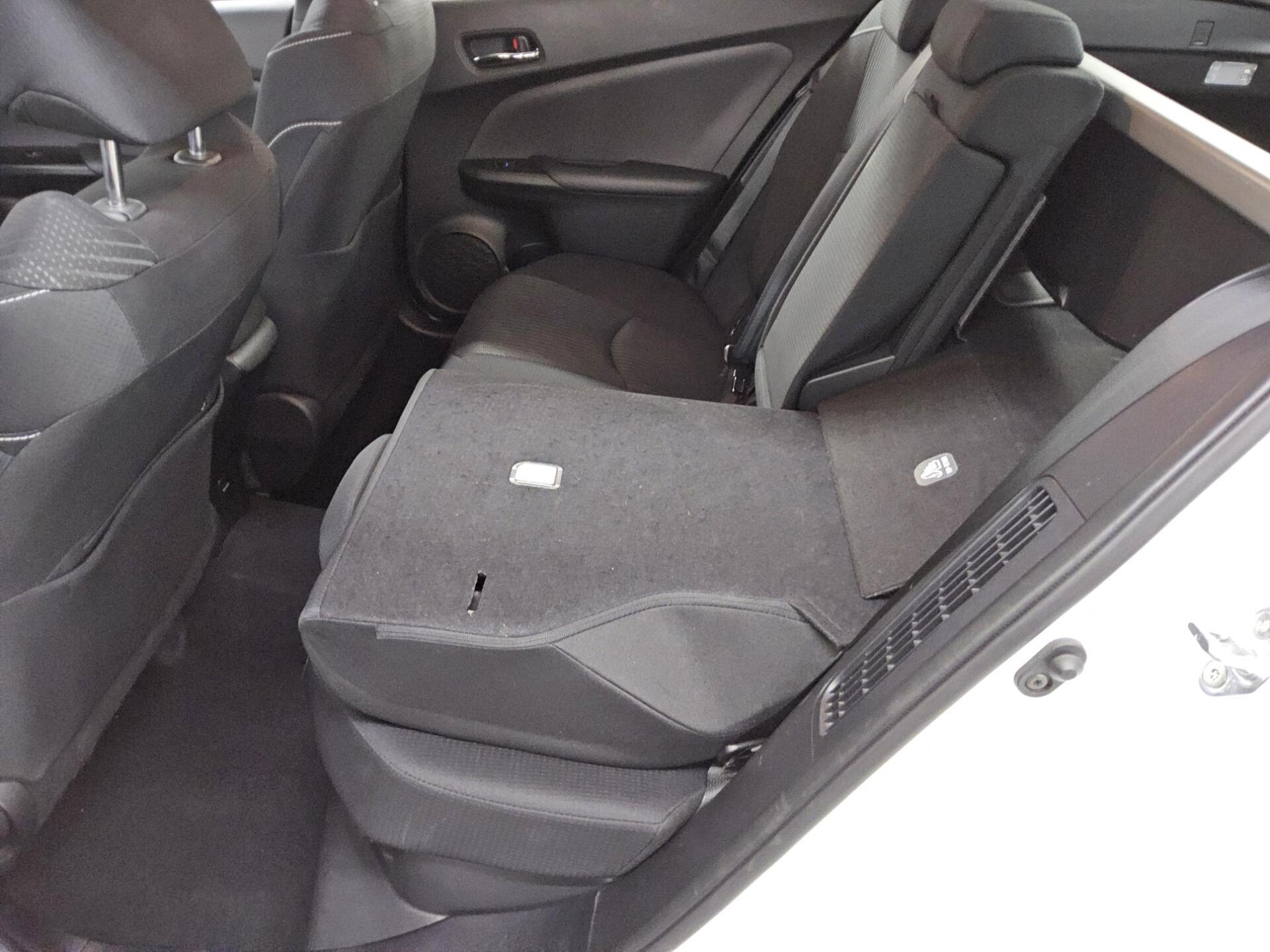 Toyota Prius Navi LED RFK SHZ Lane 12