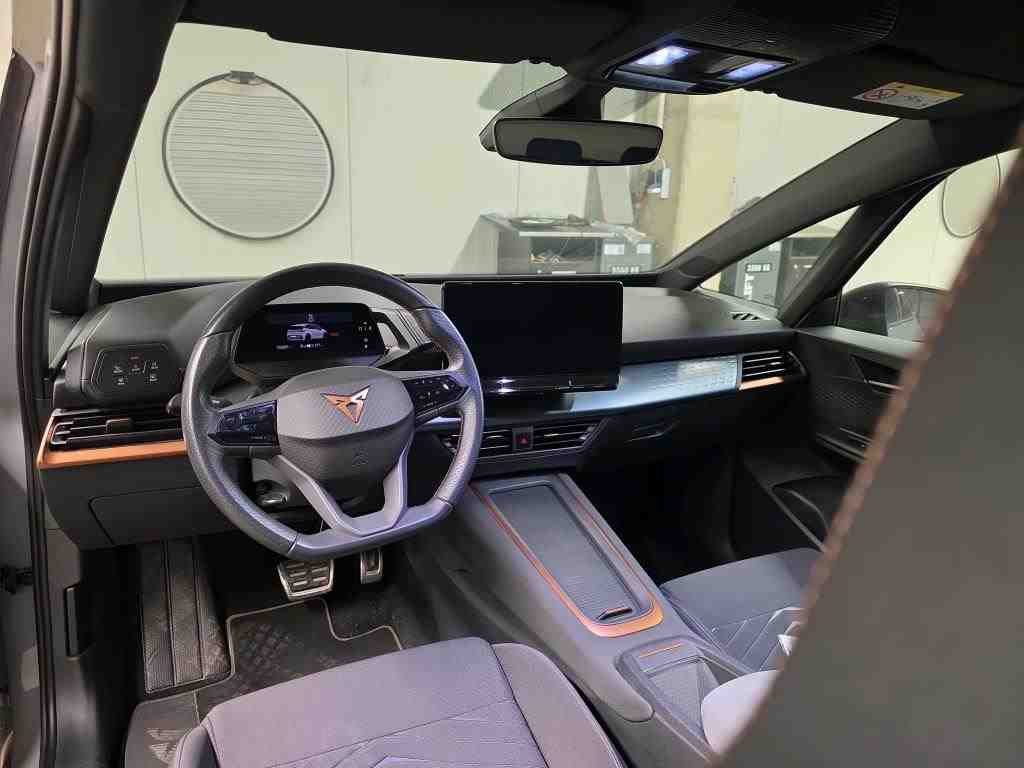 Cupra Born LED RFK SHZ 5