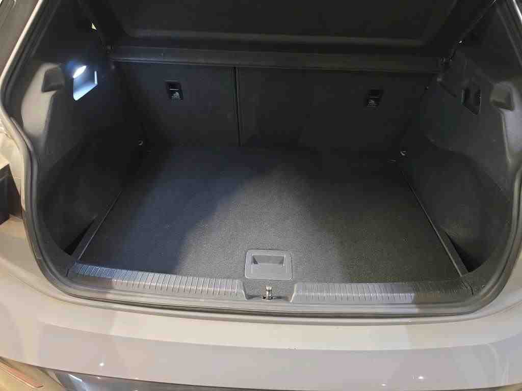 Cupra Born LED RFK SHZ 10