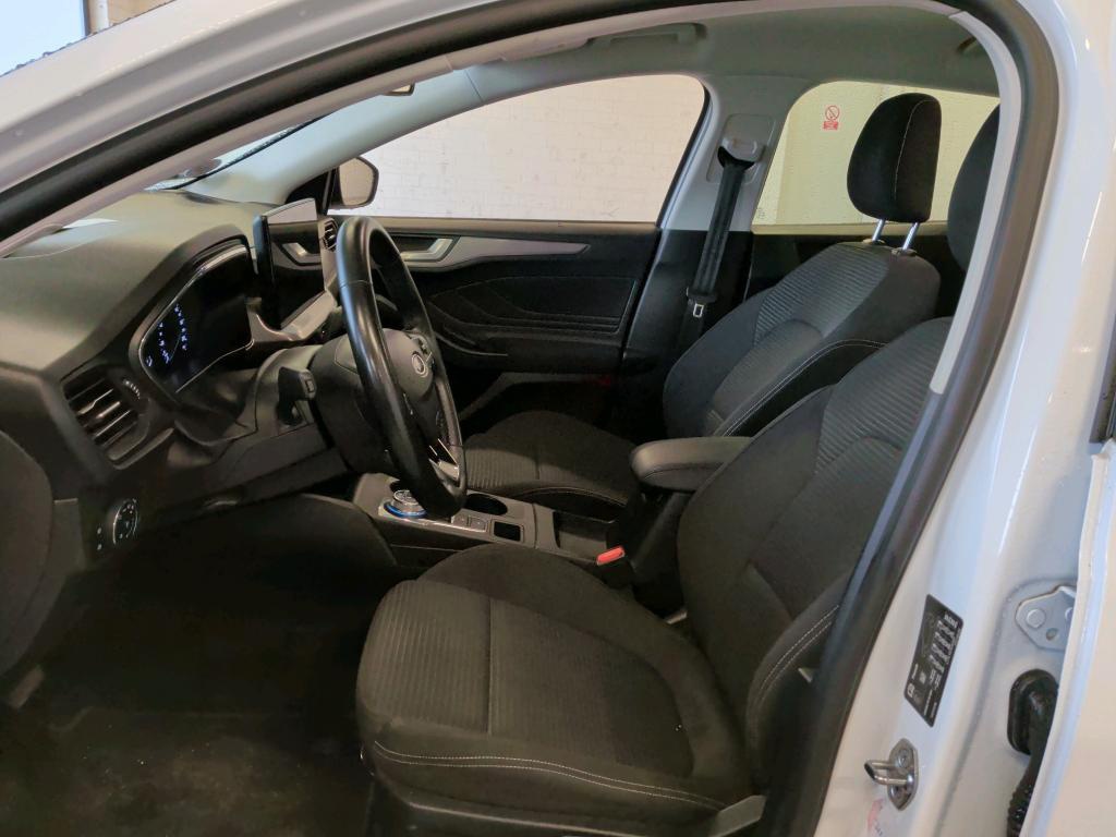 Ford Focus Turnier 1.5 EB Titanium Navi LED PDC SHZ 5