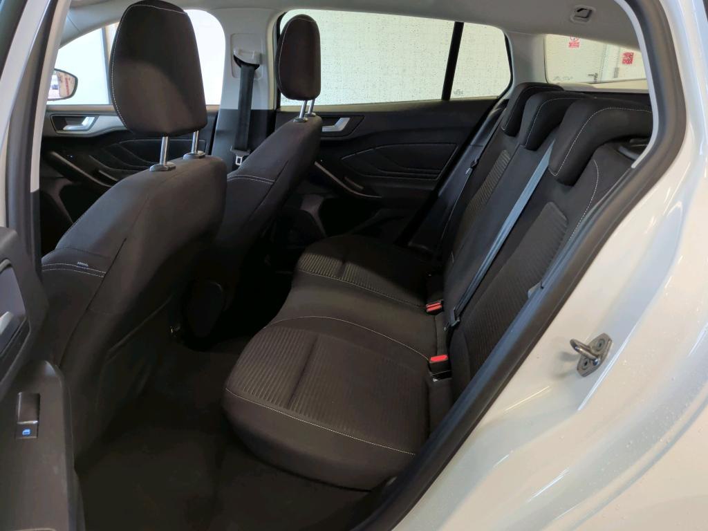 Ford Focus Turnier 1.5 EB Titanium Navi LED PDC SHZ 6