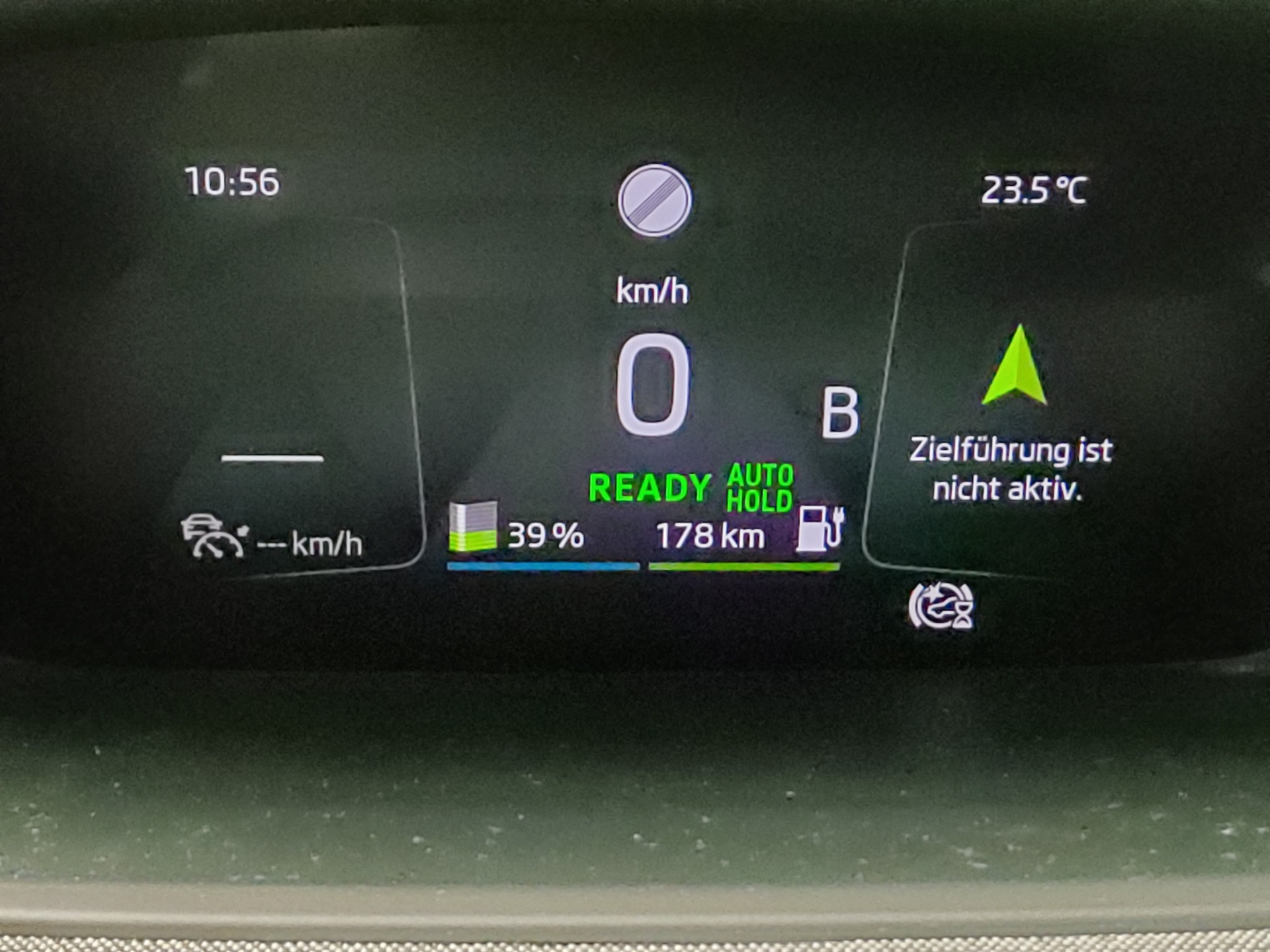 Skoda Enyaq iV 80 Navi LED 4xShz T-Leder RFK 8