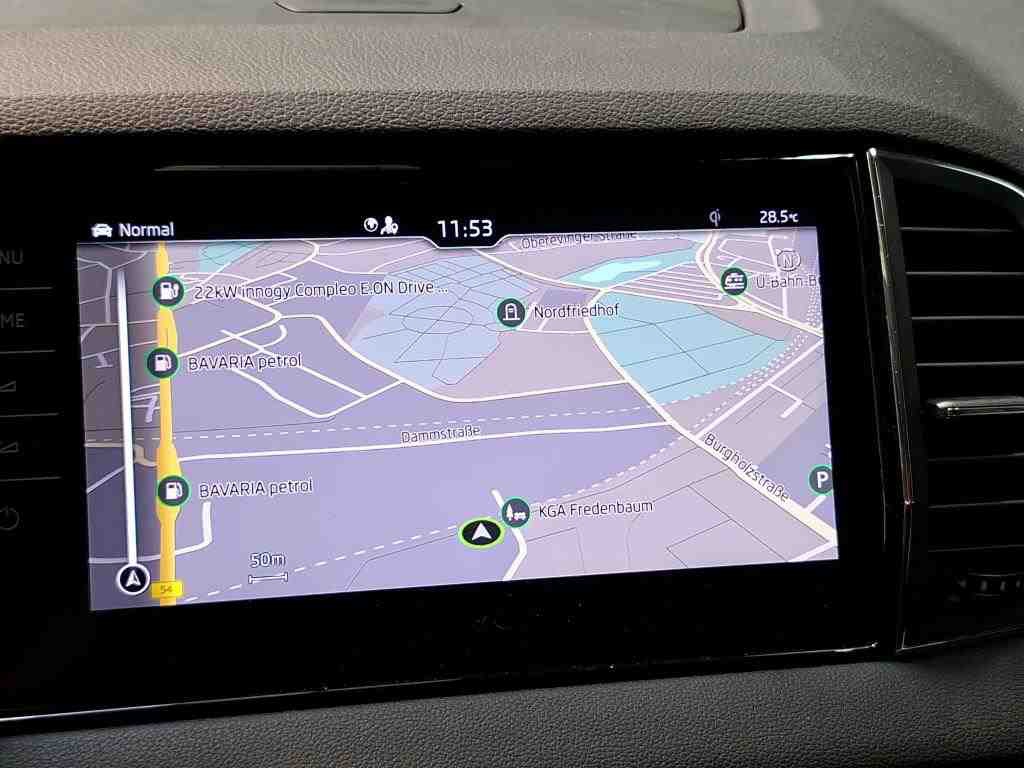 Skoda 2.0 TDI 2.0 TDI Clever Navi LED AHK RFK ACC 9