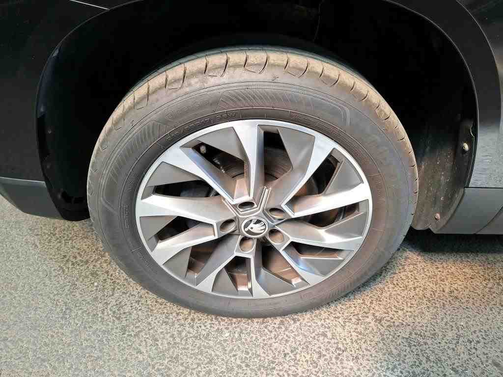 Skoda 2.0 TDI 2.0 TDI Clever Navi LED AHK RFK ACC 12