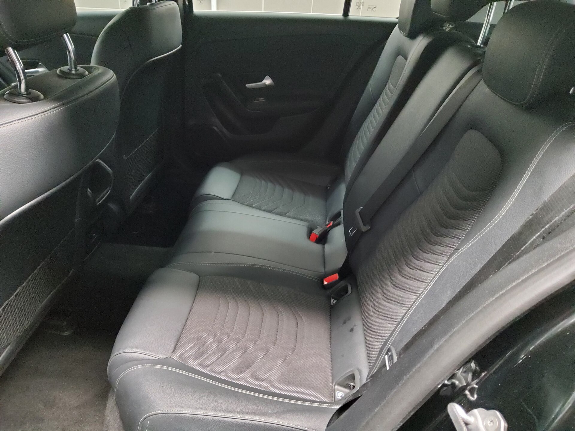 Mercedes-Benz A 180 d Navi LED Shz RfK PDC T-Leder 13