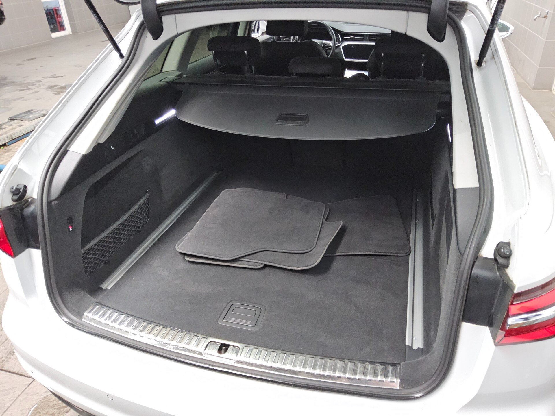 Audi A6 Avant 50 TDI Qu. sport Navi LED Virtual RFK 12