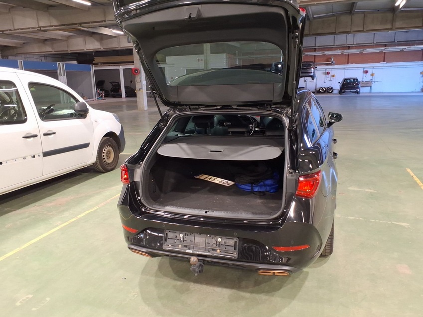 Cupra Leon 1.4 e-Hybrid NAVI SPORTSITZE KLIMAAUT LED RADIO 10