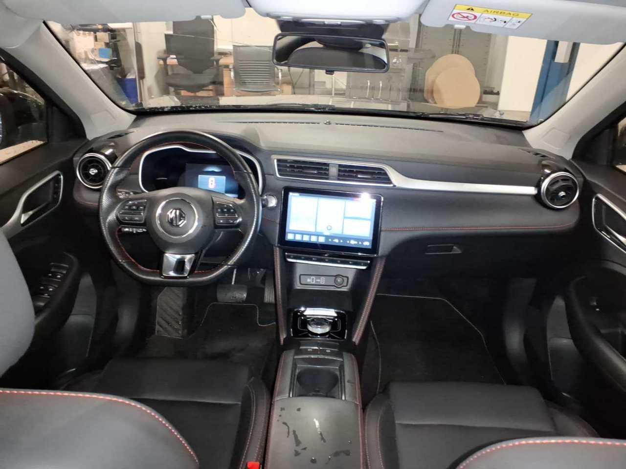 MG ZS NAVI LED LEDER SHZ PANO 5