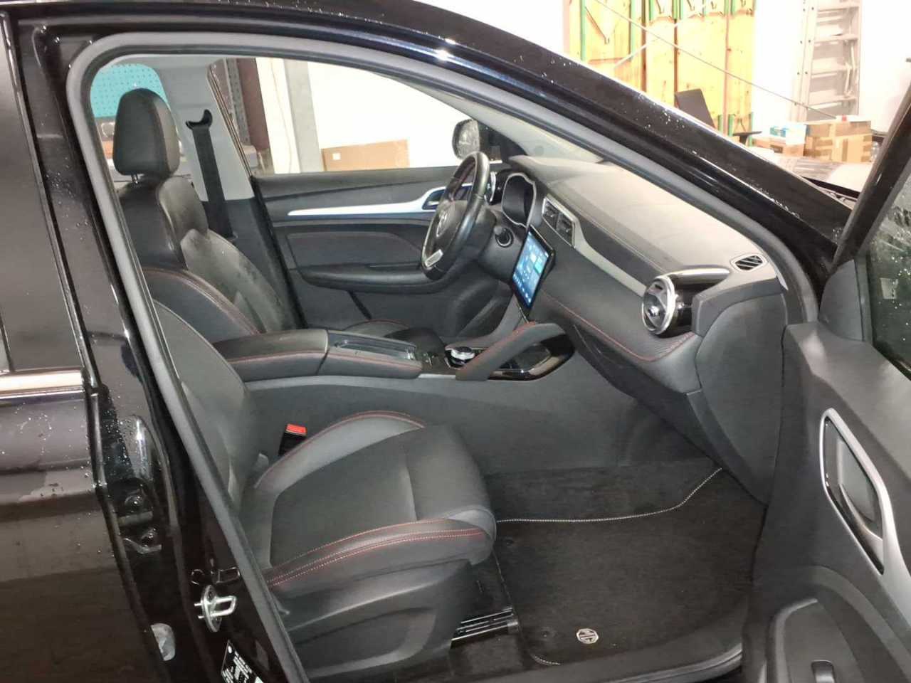 MG ZS NAVI LED LEDER SHZ PANO 6