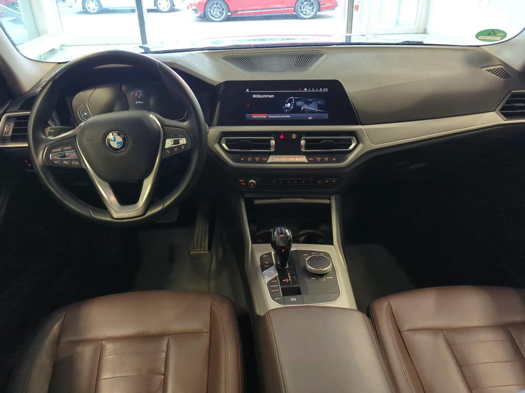 BMW 330iA Touring xDr Advantage NAVI LED LEDER SHZ PDC 5