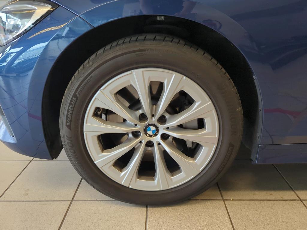 BMW 330iA Touring xDr Advantage NAVI LED LEDER SHZ PDC 12