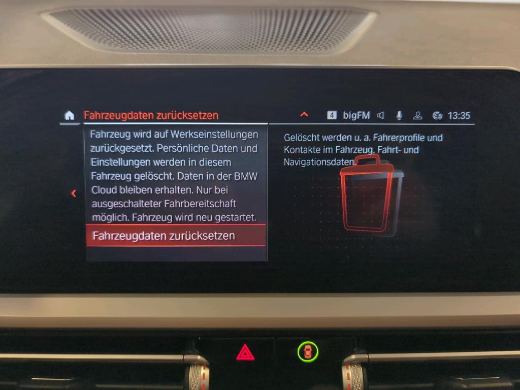 BMW 330iA Touring xDr Advantage NAVI LED LEDER SHZ PDC 10