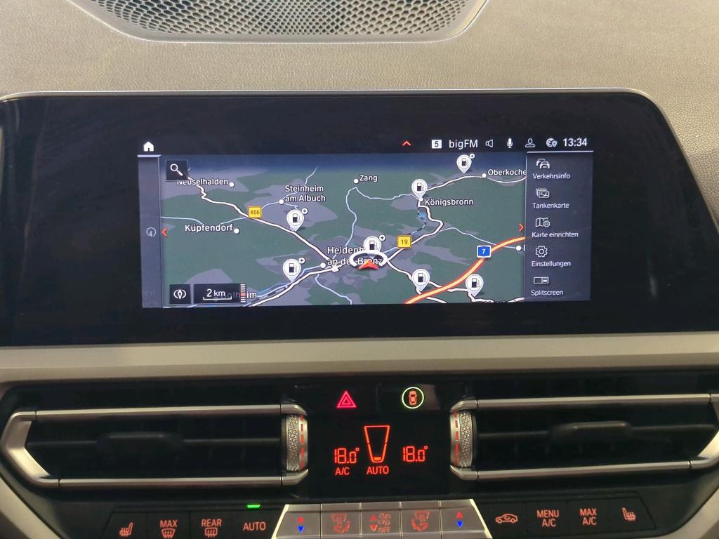 BMW 330iA Touring xDr Advantage NAVI LED LEDER SHZ PDC 9