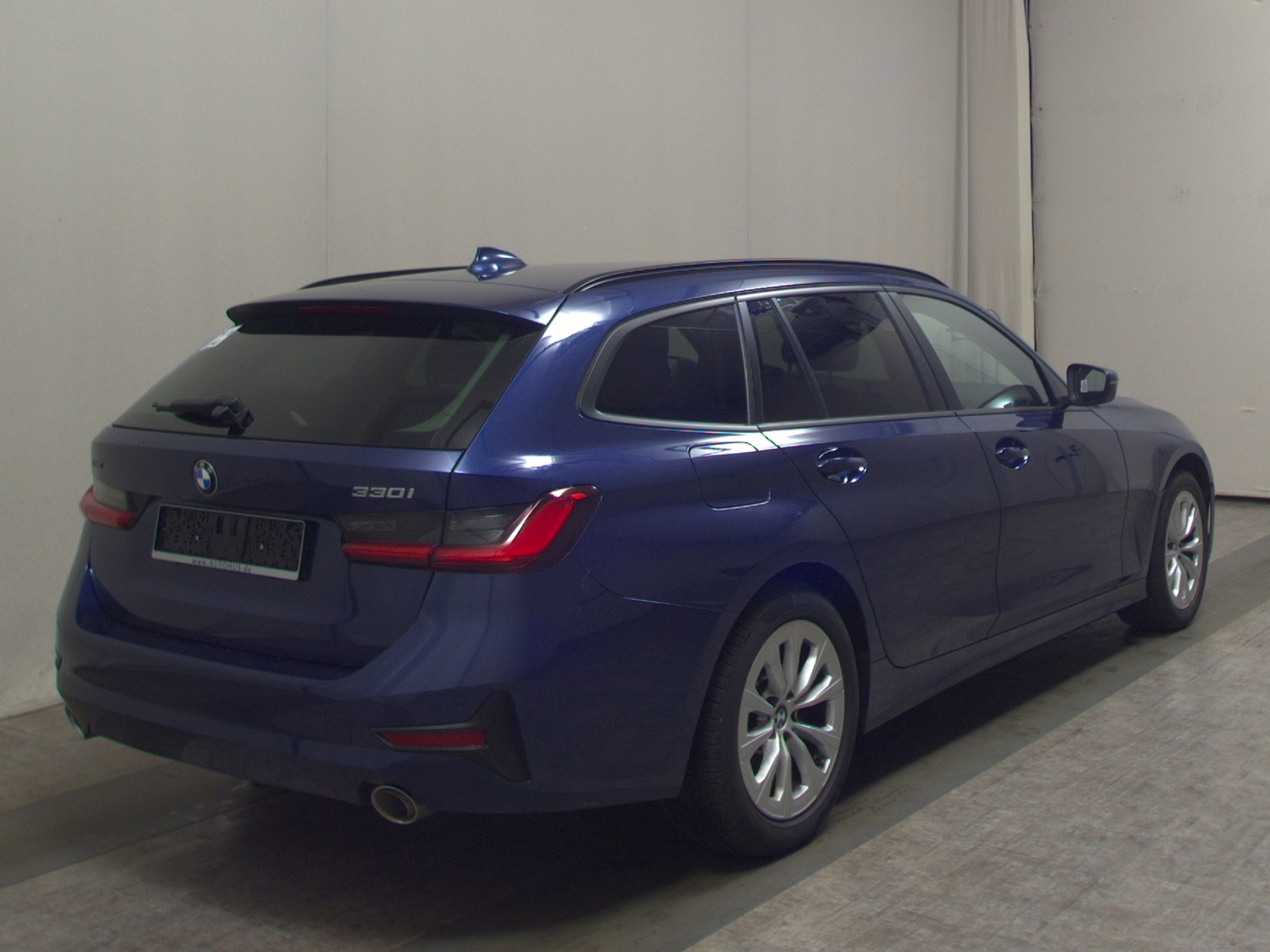 BMW 330i Touring NAVI LED LEDER SHZ PDC 4