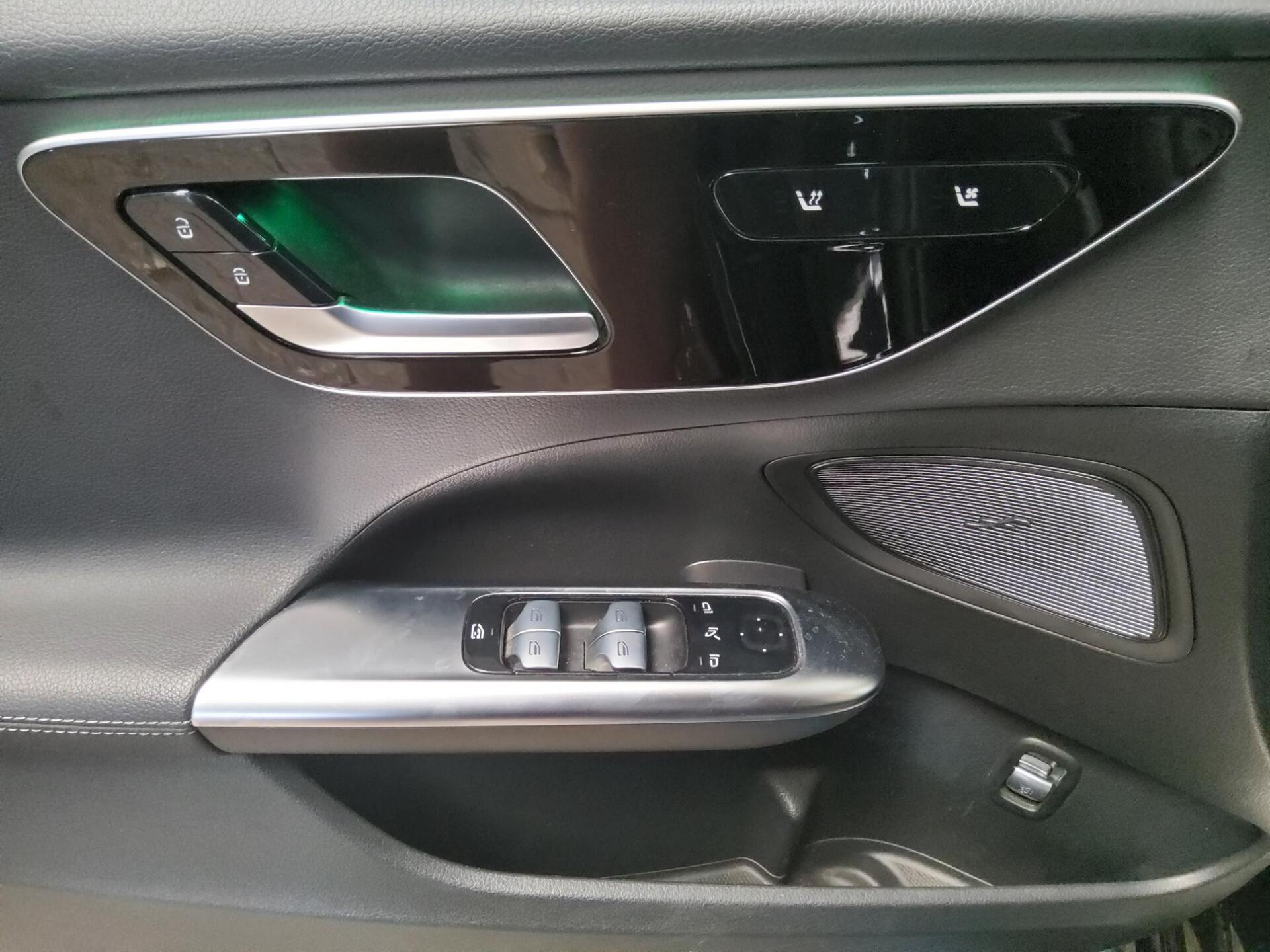 Mercedes-Benz C 220 T d 4M Avantgarde Night Navi Digital Light 10