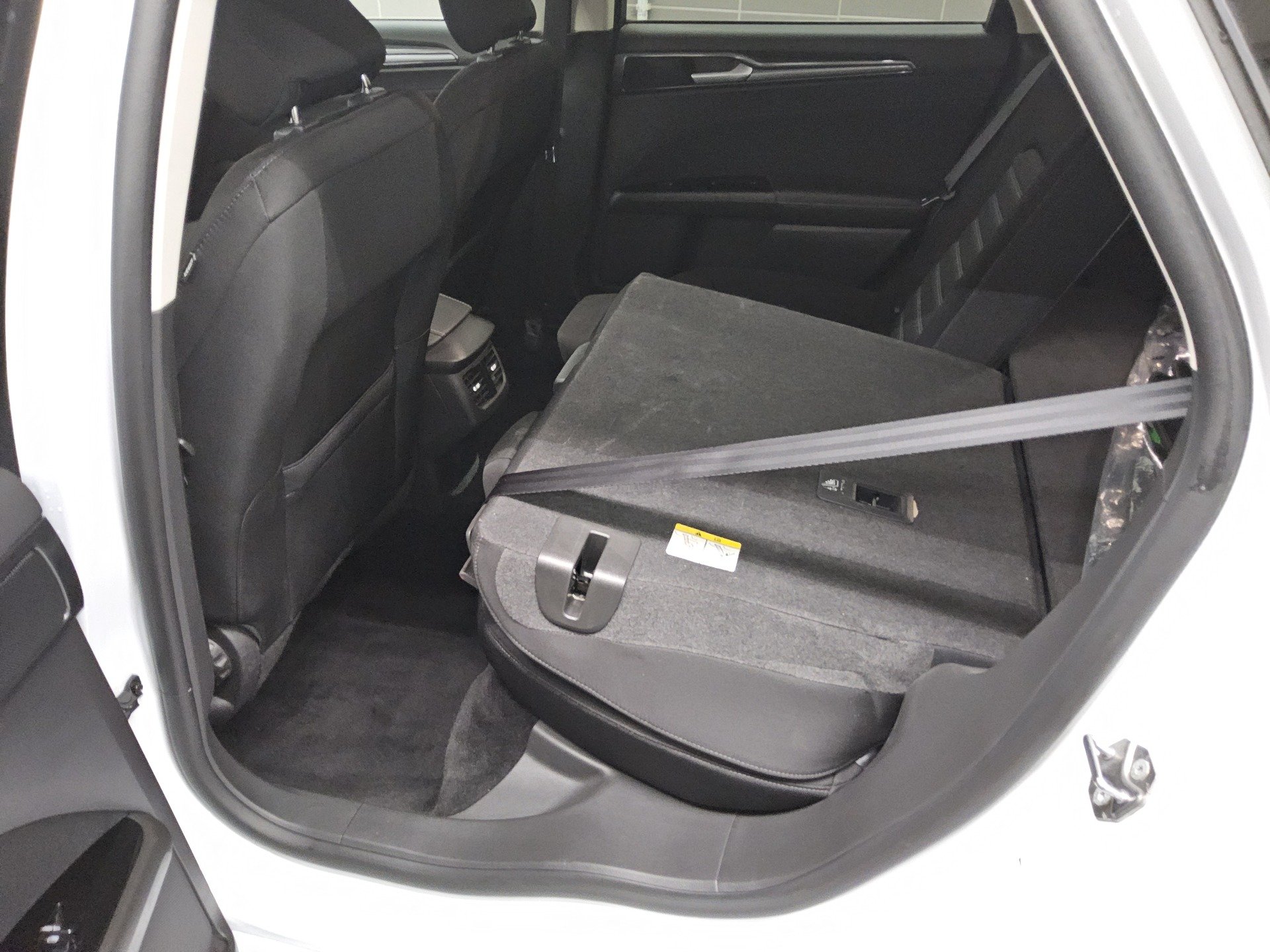 Ford Mondeo Turnier 2.0 EB Titanium Navi LED RFK DAB 13