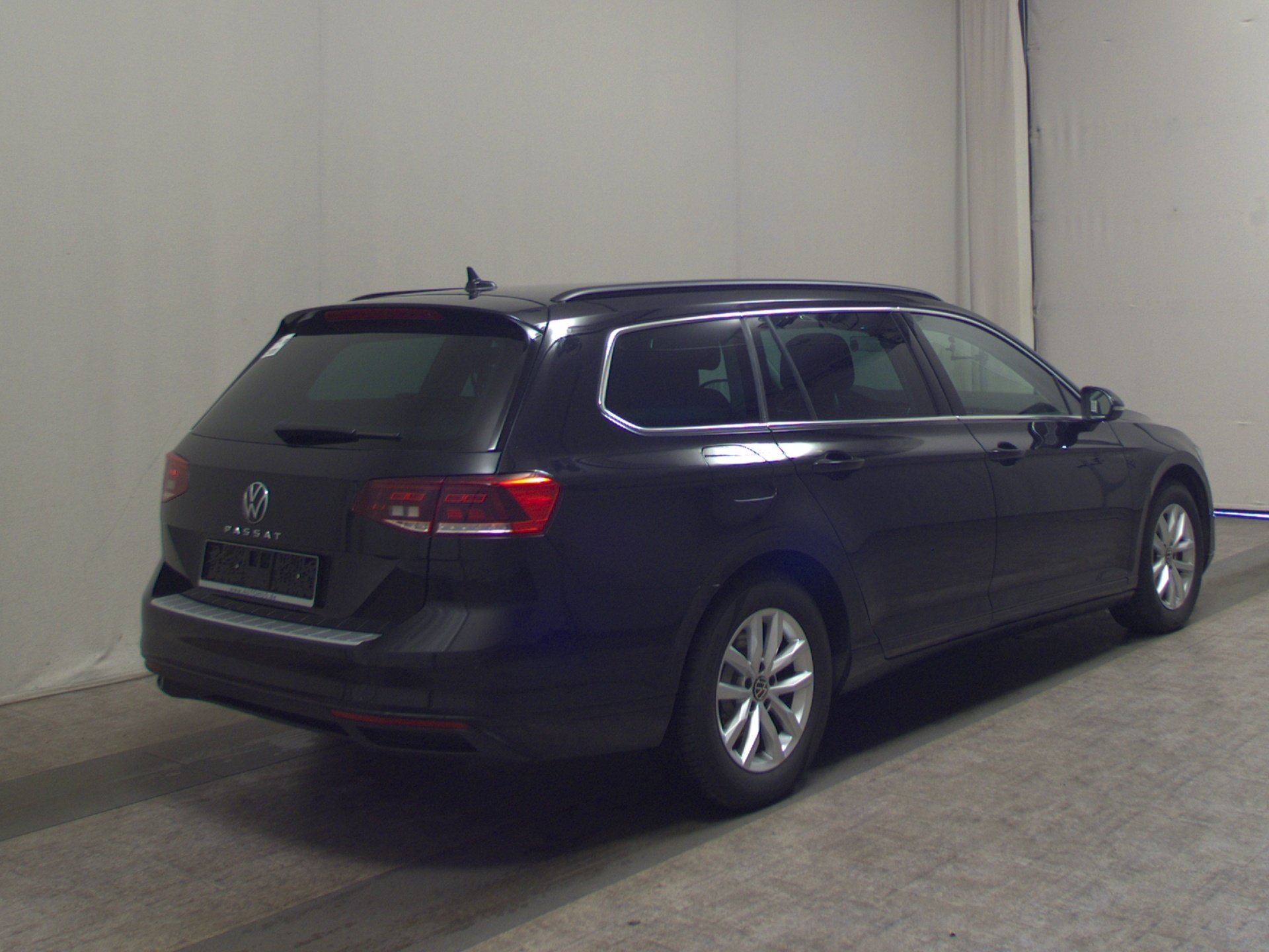 Volkswagen Passat Var. 2.0 TDI Business Navi LED RfK ACC 4